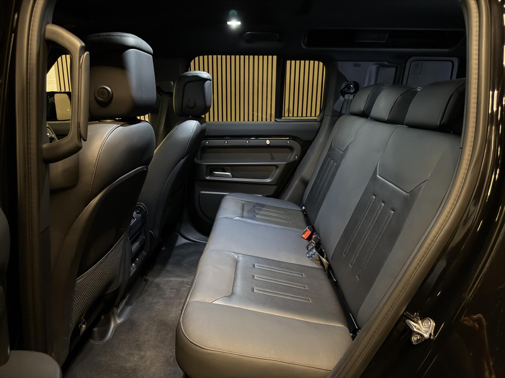 Land Rover Defender 110 3.0 D300 MHEV X-Dynamic HSE Hard Top SUV 5dr Diesel Auto 4WD MWB Euro 6 (s/s) (300 ps)