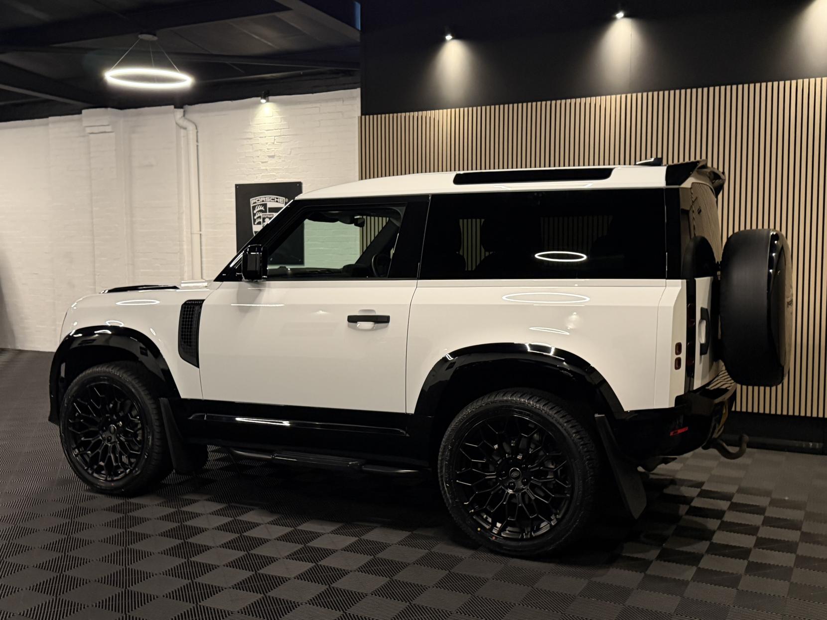 Land Rover Defender 90 3.0 D250 MHEV Hard Top SUV 3dr Diesel Auto 4WD SWB Euro 6 (s/s) (250 ps)