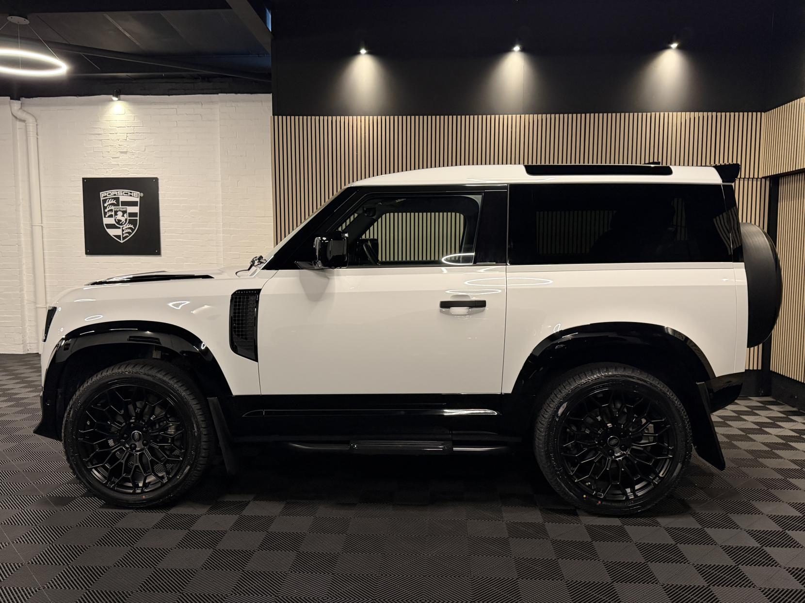 Land Rover Defender 90 3.0 D250 MHEV Hard Top SUV 3dr Diesel Auto 4WD SWB Euro 6 (s/s) (250 ps)