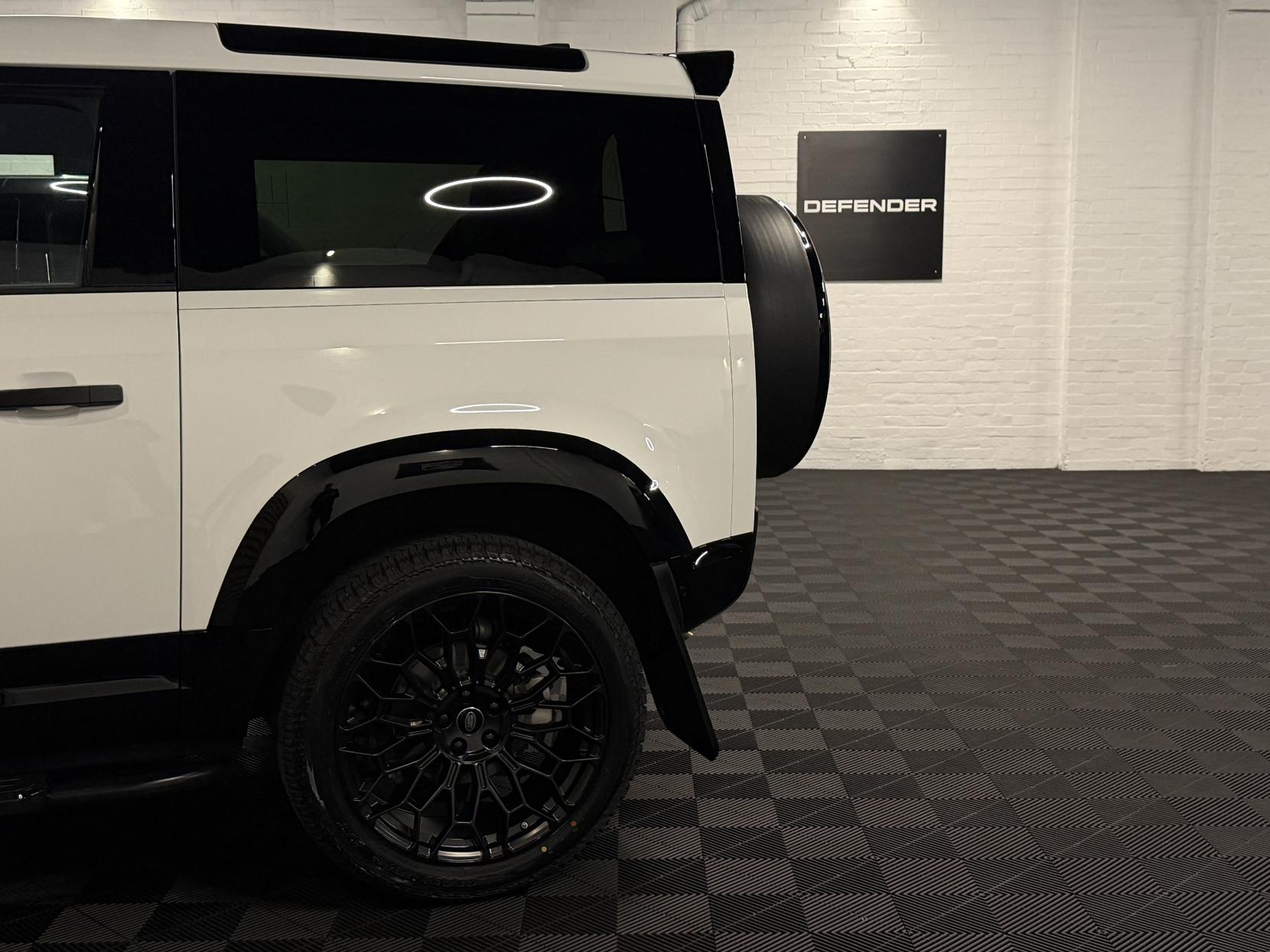 Land Rover Defender 90 3.0 D250 MHEV Hard Top SUV 3dr Diesel Auto 4WD SWB Euro 6 (s/s) (250 ps)