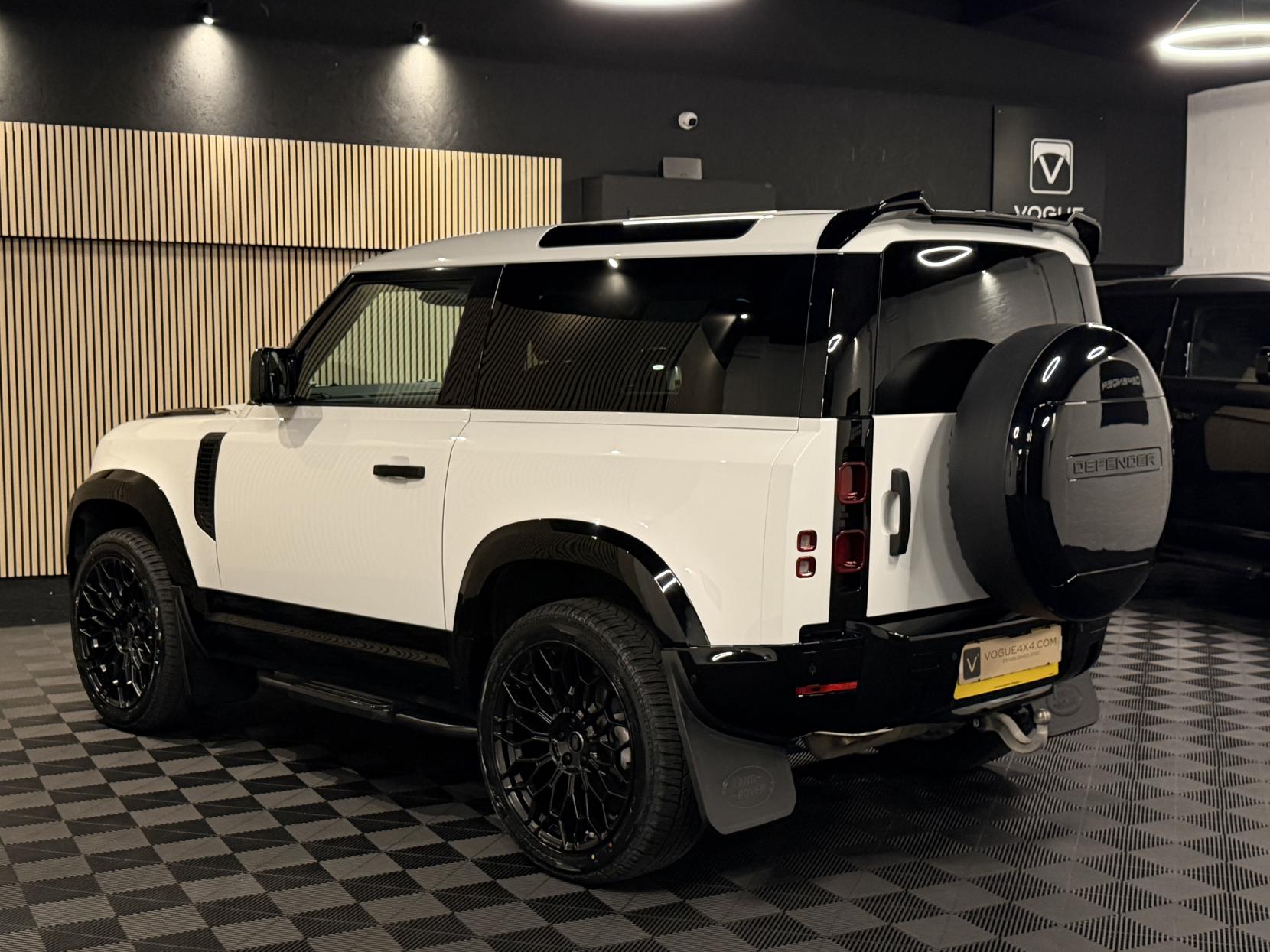 Land Rover Defender 90 3.0 D250 MHEV Hard Top SUV 3dr Diesel Auto 4WD SWB Euro 6 (s/s) (250 ps)