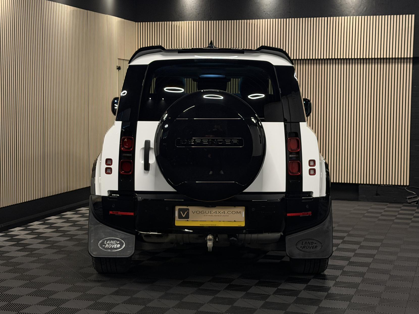 Land Rover Defender 90 3.0 D250 MHEV Hard Top SUV 3dr Diesel Auto 4WD SWB Euro 6 (s/s) (250 ps)