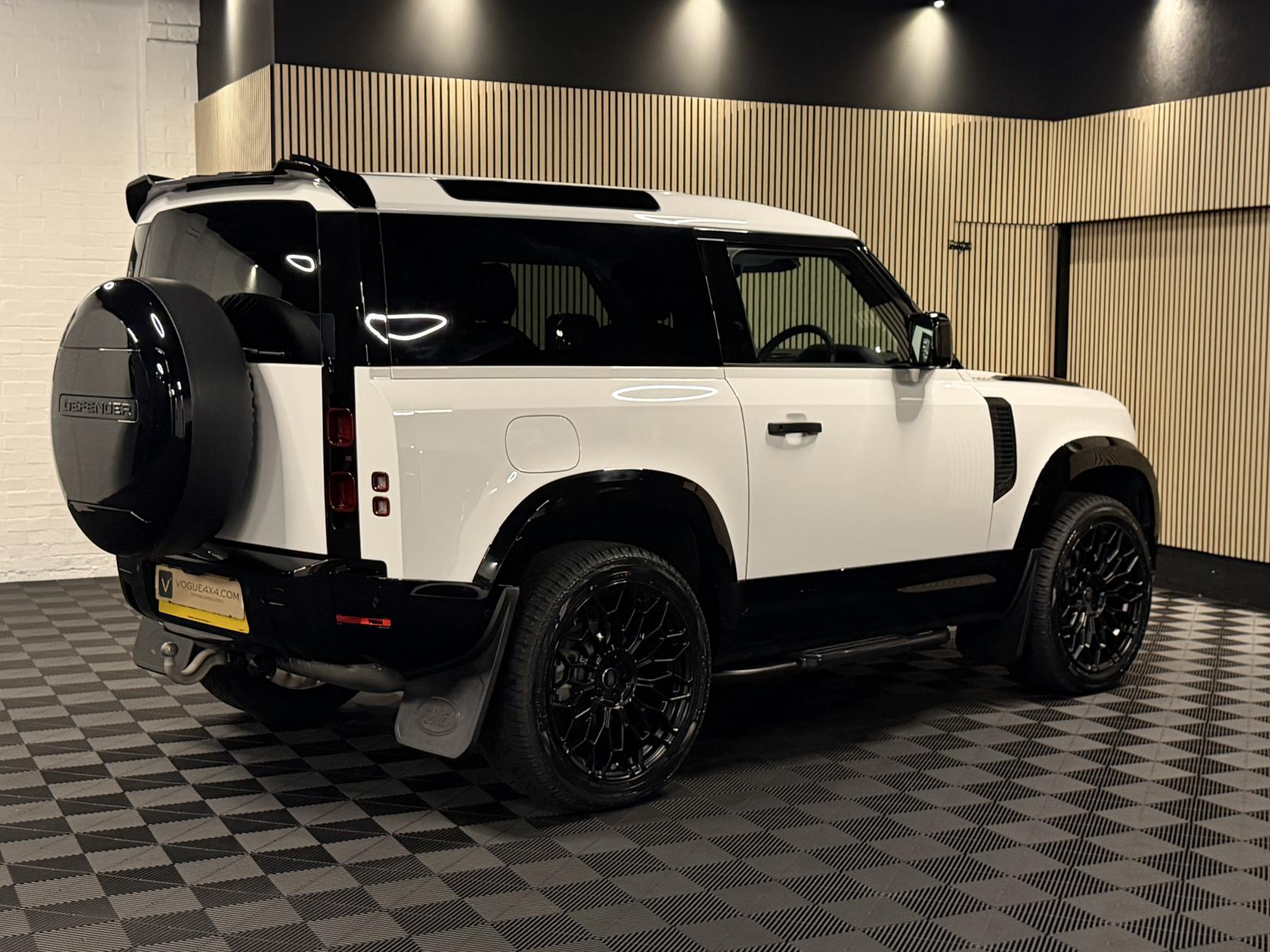 Land Rover Defender 90 3.0 D250 MHEV Hard Top SUV 3dr Diesel Auto 4WD SWB Euro 6 (s/s) (250 ps)