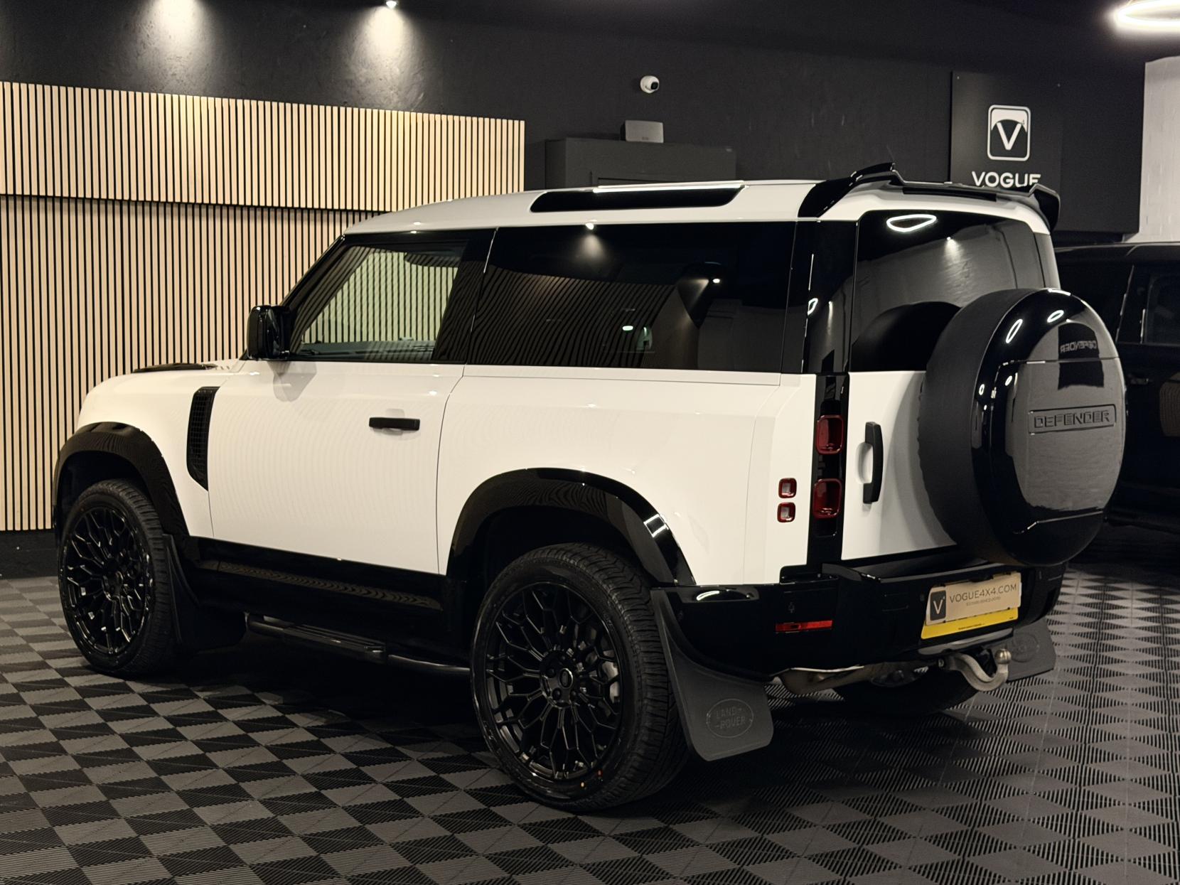 Land Rover Defender 90 3.0 D250 MHEV Hard Top SUV 3dr Diesel Auto 4WD SWB Euro 6 (s/s) (250 ps)