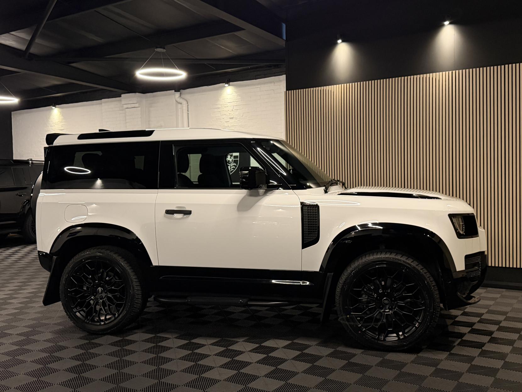 Land Rover Defender 90 3.0 D250 MHEV Hard Top SUV 3dr Diesel Auto 4WD SWB Euro 6 (s/s) (250 ps)