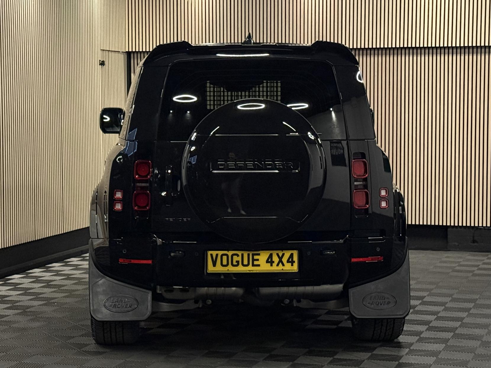 Land Rover Defender 90 3.0 D350 MHEV X-Dynamic HSE Hard Top SUV 3dr Diesel Auto 4WD SWB Euro 6 (s/s) (350 ps)