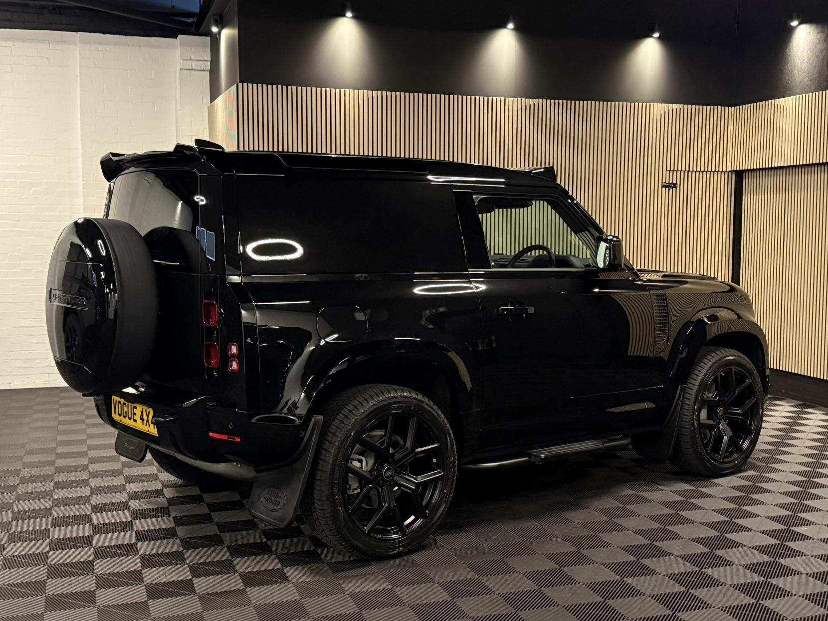 Land Rover Defender 90 3.0 D350 MHEV X-Dynamic HSE Hard Top SUV 3dr Diesel Auto 4WD SWB Euro 6 (s/s) (350 ps)