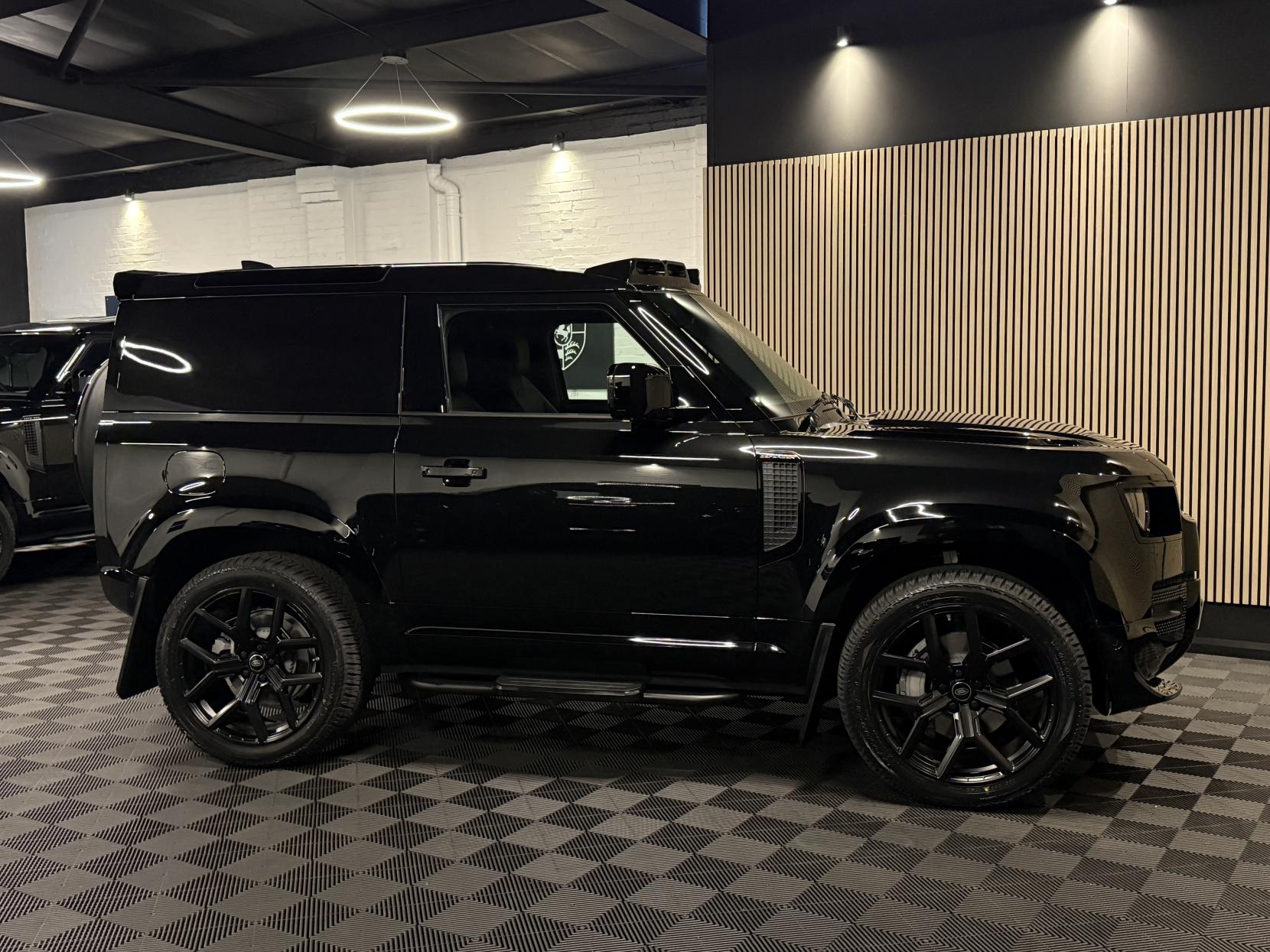 Land Rover Defender 90 3.0 D350 MHEV X-Dynamic HSE Hard Top SUV 3dr Diesel Auto 4WD SWB Euro 6 (s/s) (350 ps)