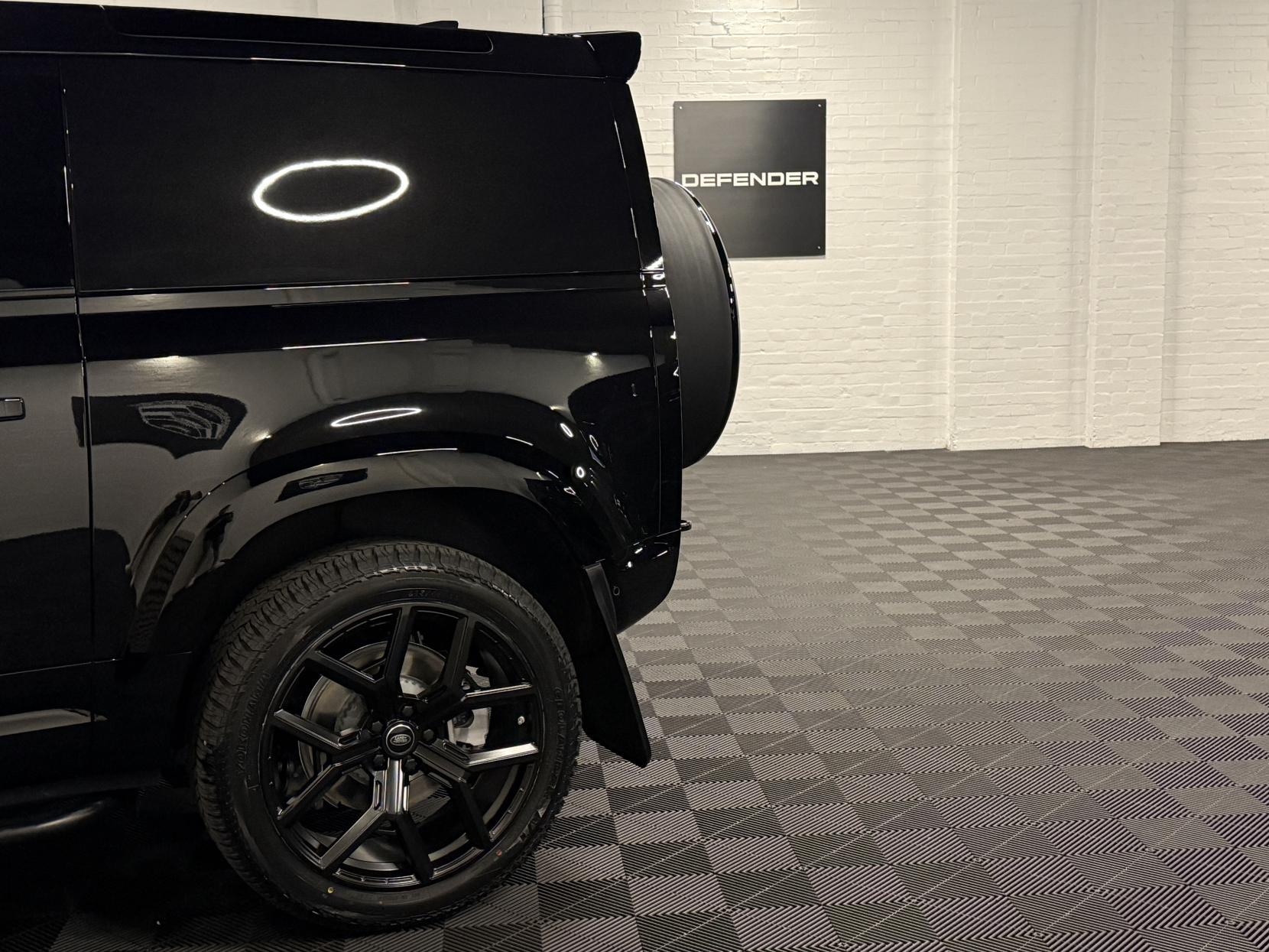Land Rover Defender 90 3.0 D350 MHEV X-Dynamic HSE Hard Top SUV 3dr Diesel Auto 4WD SWB Euro 6 (s/s) (350 ps)