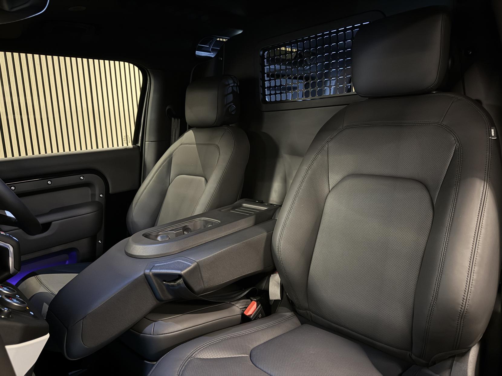 Land Rover Defender 90 3.0 D350 MHEV X-Dynamic HSE Hard Top SUV 3dr Diesel Auto 4WD SWB Euro 6 (s/s) (350 ps)