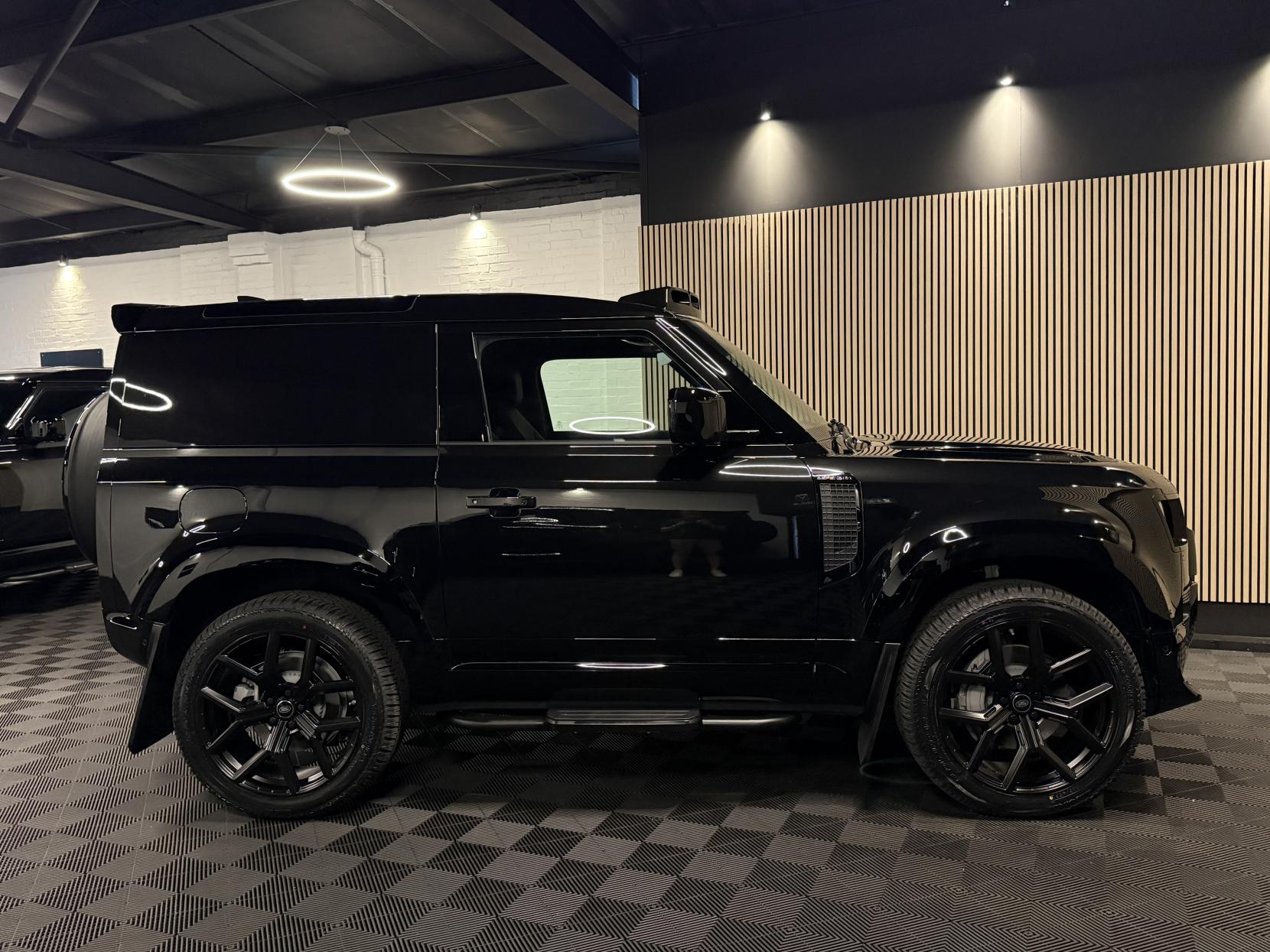Land Rover Defender 90 3.0 D350 MHEV X-Dynamic HSE Hard Top SUV 3dr Diesel Auto 4WD SWB Euro 6 (s/s) (350 ps)