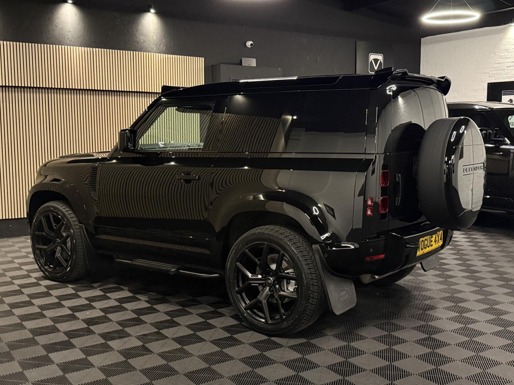 Land Rover Defender 90 3.0 D350 MHEV X-Dynamic HSE Hard Top SUV 3dr Diesel Auto 4WD SWB Euro 6 (s/s) (350 ps)