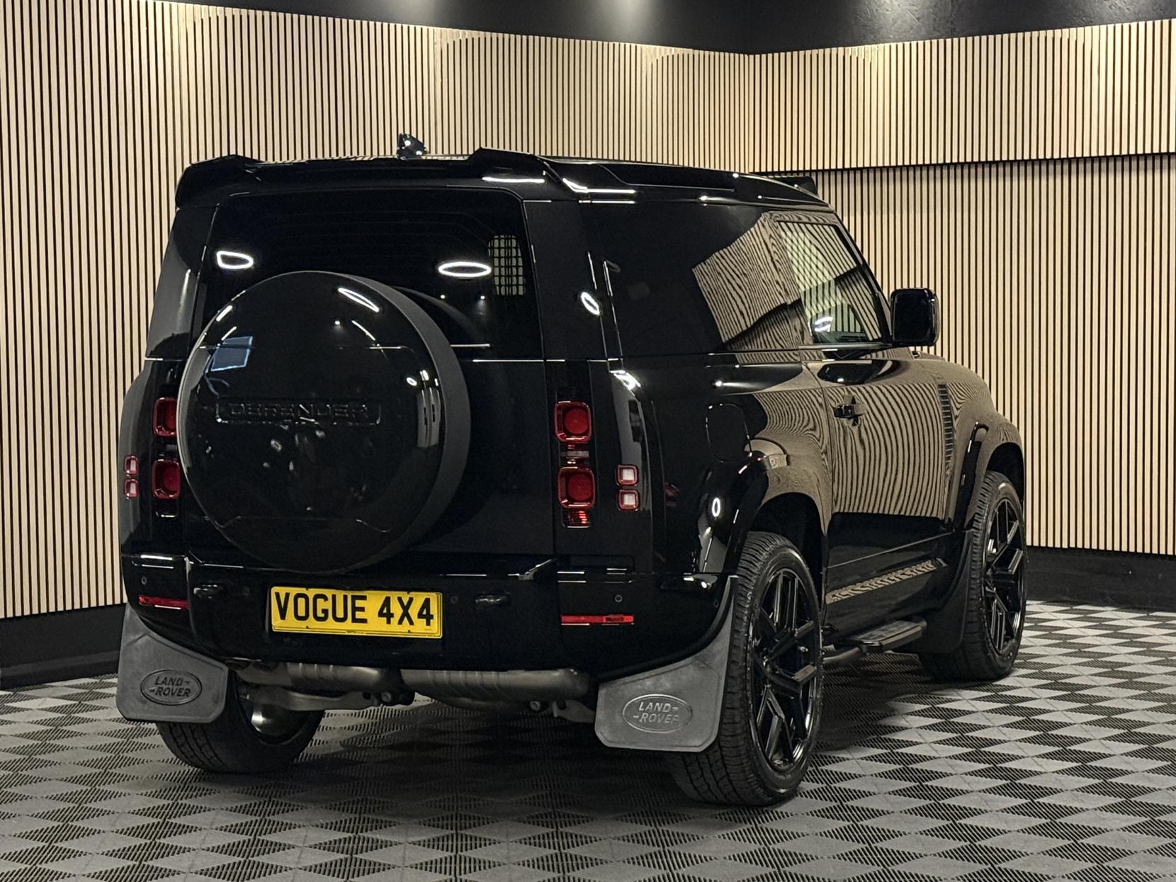 Land Rover Defender 90 3.0 D350 MHEV X-Dynamic HSE Hard Top SUV 3dr Diesel Auto 4WD SWB Euro 6 (s/s) (350 ps)