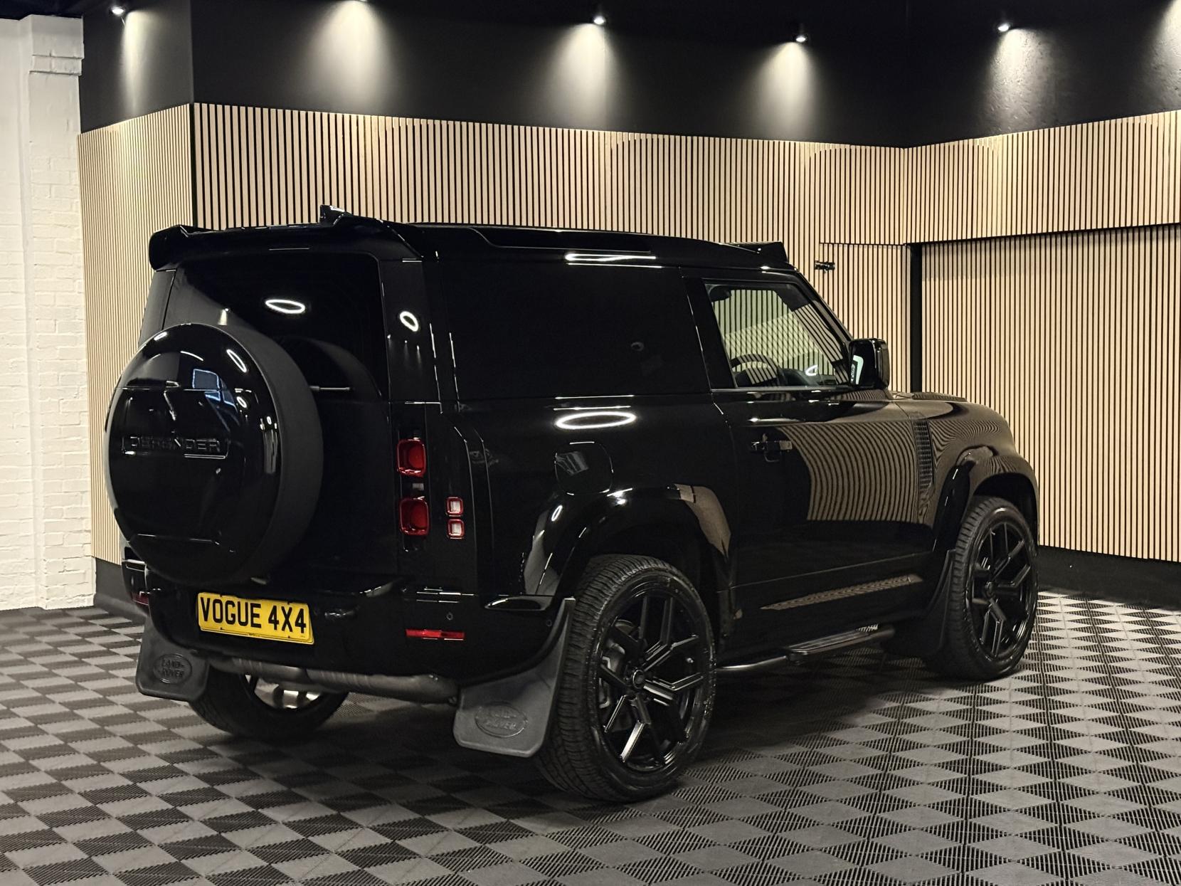 Land Rover Defender 90 3.0 D350 MHEV X-Dynamic HSE Hard Top SUV 3dr Diesel Auto 4WD SWB Euro 6 (s/s) (350 ps)