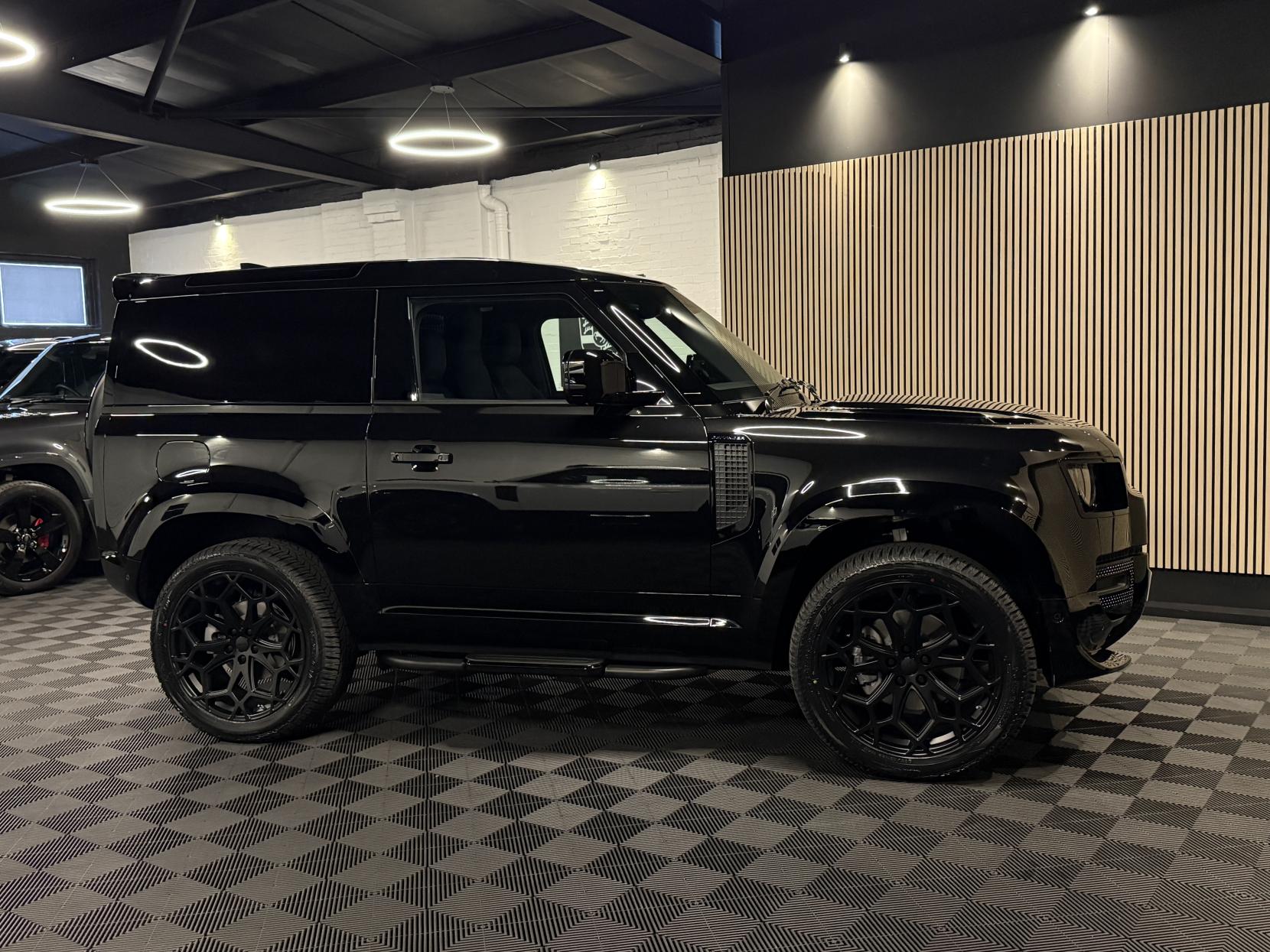 Land Rover Defender 90 3.0 D250 MHEV S Hard Top SUV 3dr Diesel Auto 4WD SWB Euro 6 (s/s) (249 ps)