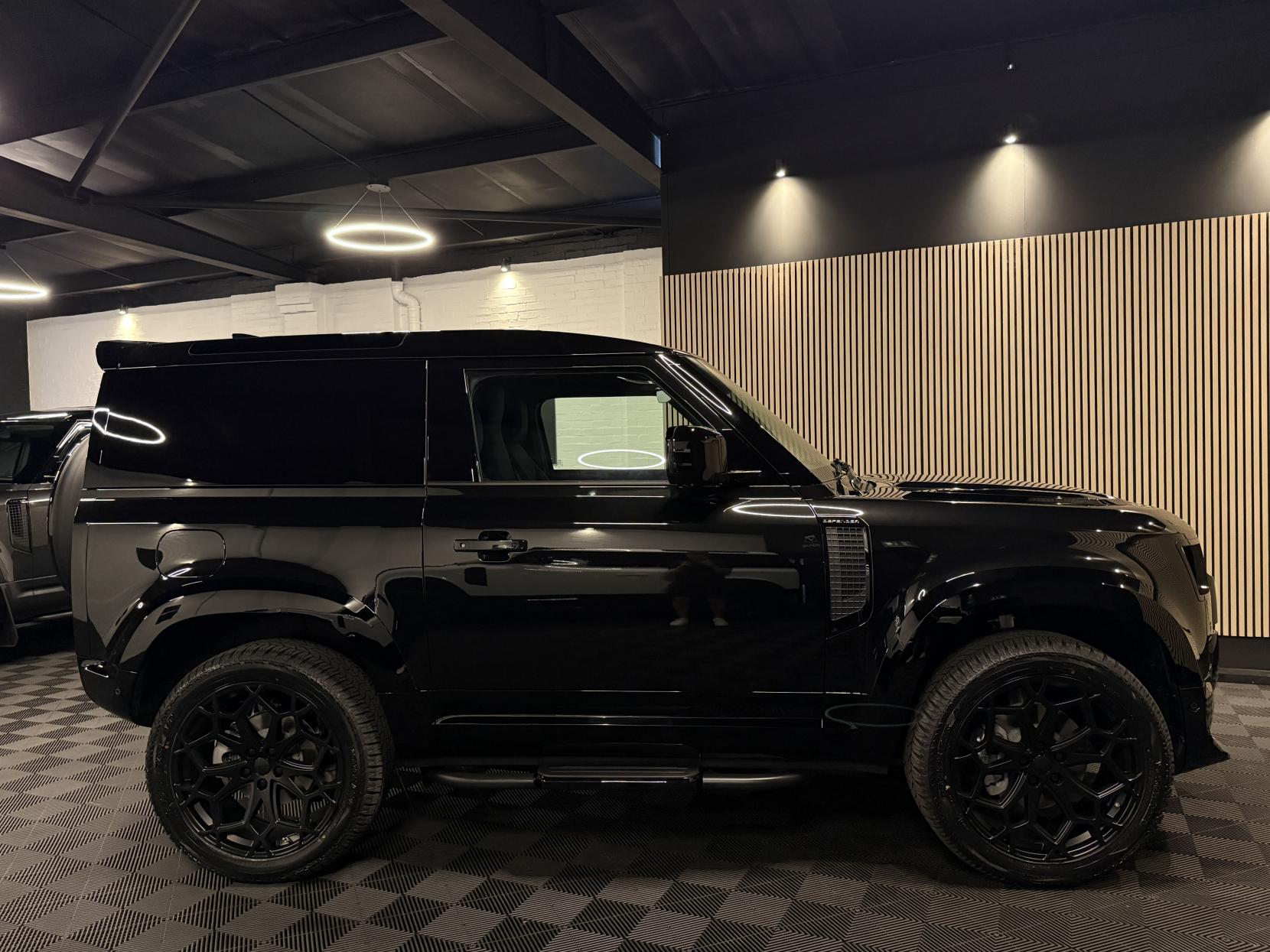 Land Rover Defender 90 3.0 D250 MHEV S Hard Top SUV 3dr Diesel Auto 4WD SWB Euro 6 (s/s) (249 ps)