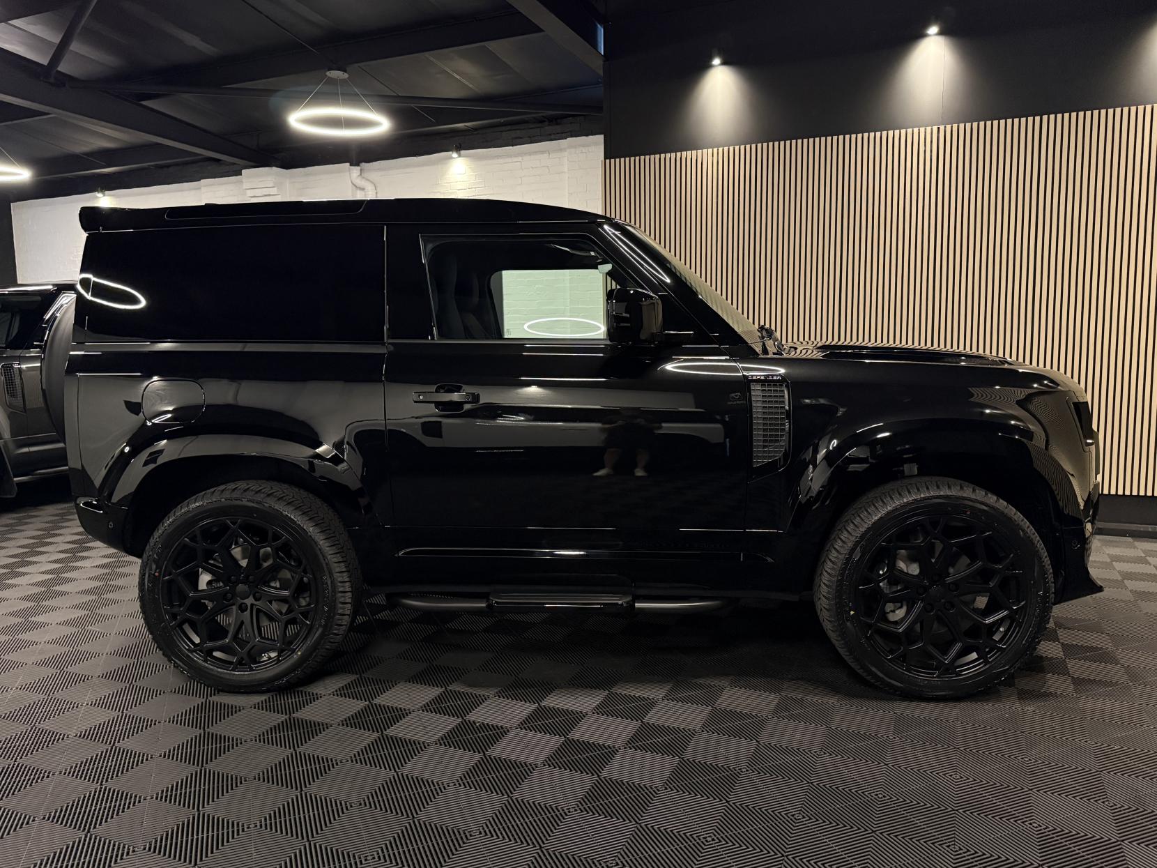 Land Rover Defender 90 3.0 D250 MHEV S Hard Top SUV 3dr Diesel Auto 4WD SWB Euro 6 (s/s) (249 ps)