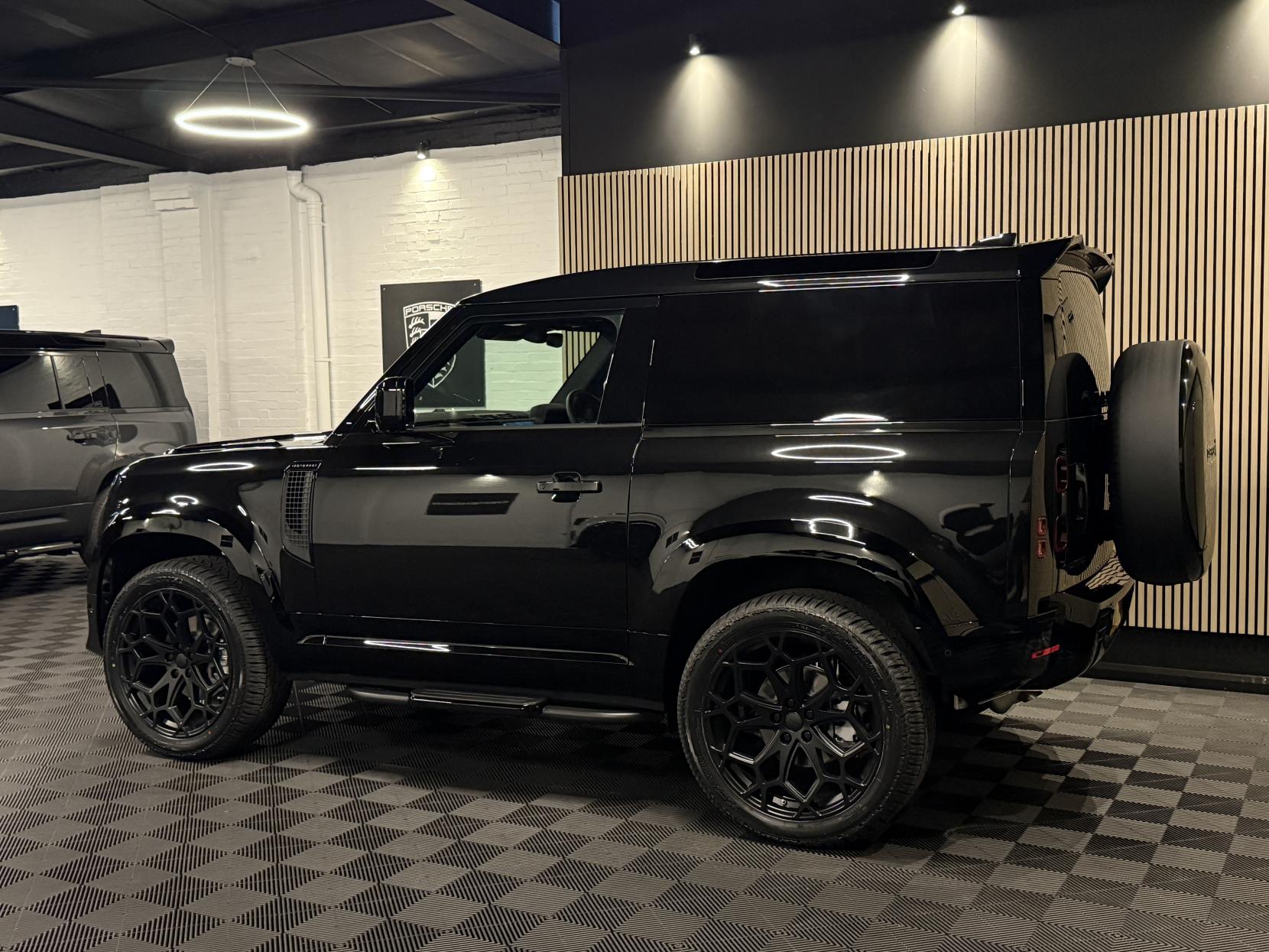 Land Rover Defender 90 3.0 D250 MHEV S Hard Top SUV 3dr Diesel Auto 4WD SWB Euro 6 (s/s) (249 ps)