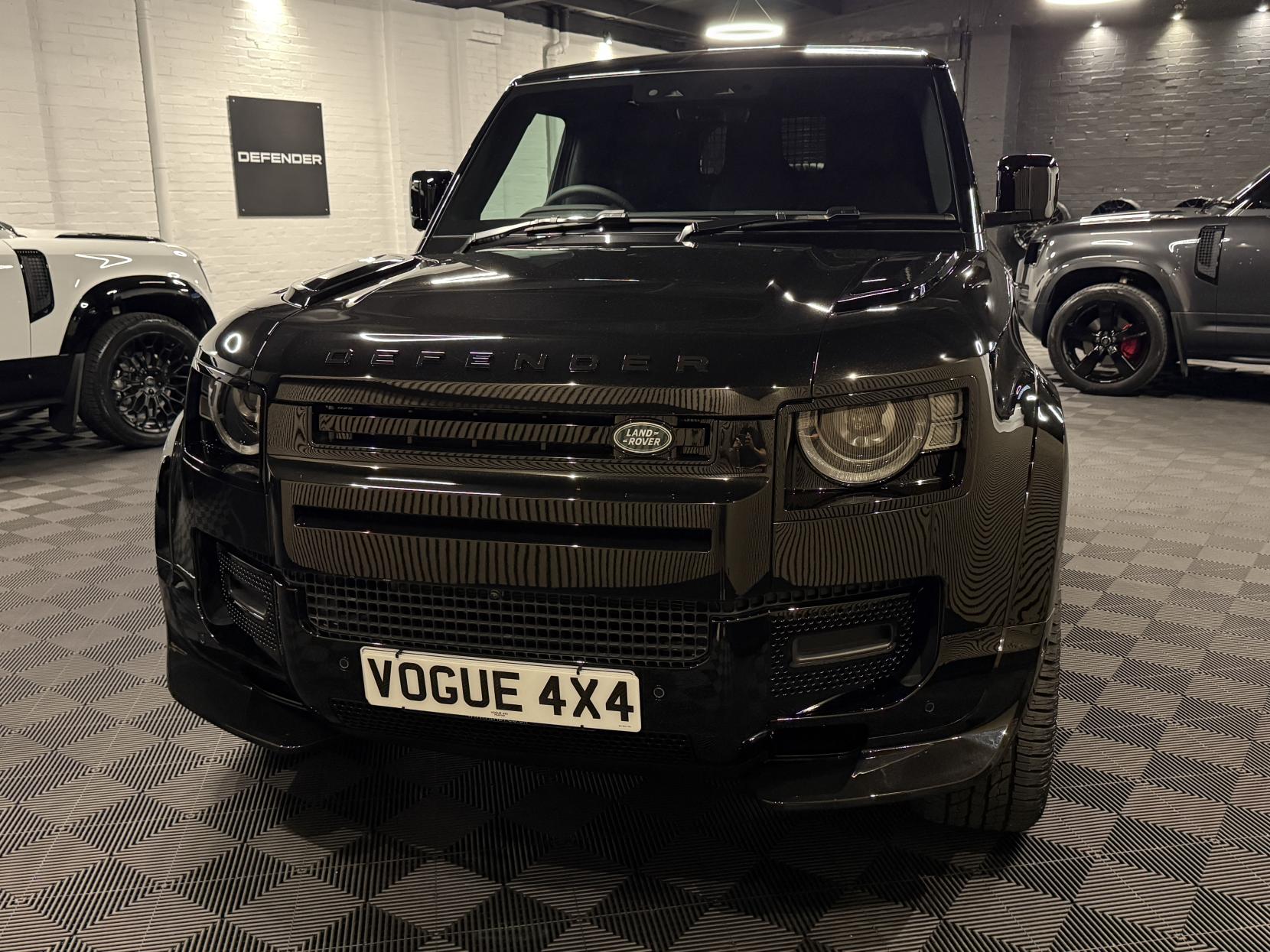 Land Rover Defender 90 3.0 D250 MHEV S Hard Top SUV 3dr Diesel Auto 4WD SWB Euro 6 (s/s) (249 ps)