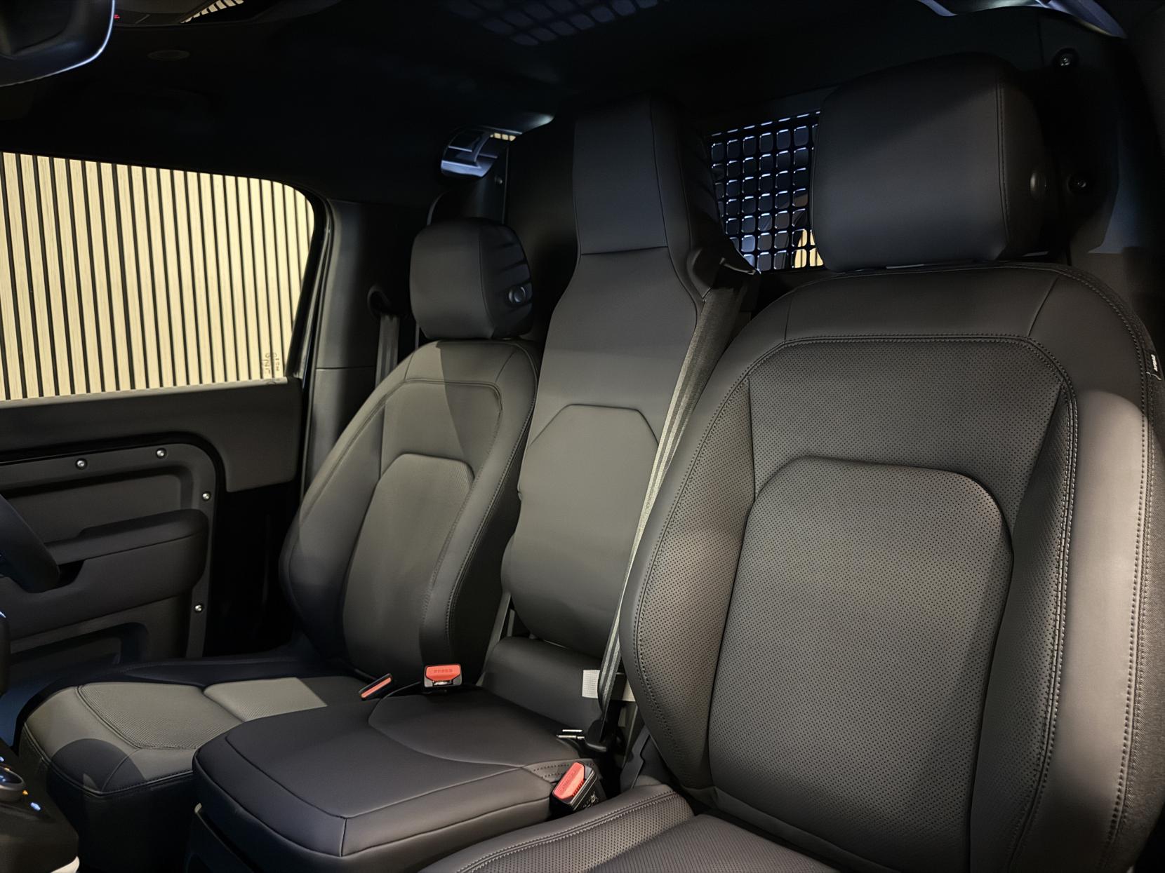 Land Rover Defender 90 3.0 D250 MHEV S Hard Top SUV 3dr Diesel Auto 4WD SWB Euro 6 (s/s) (249 ps)