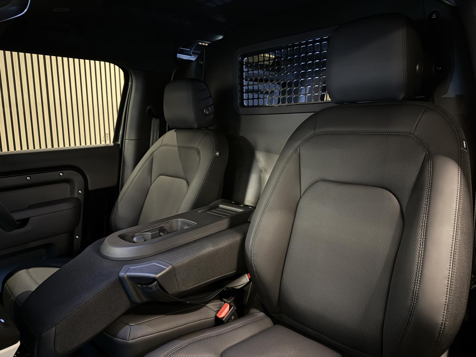 Land Rover Defender 90 3.0 D250 MHEV S Hard Top SUV 3dr Diesel Auto 4WD SWB Euro 6 (s/s) (249 ps)