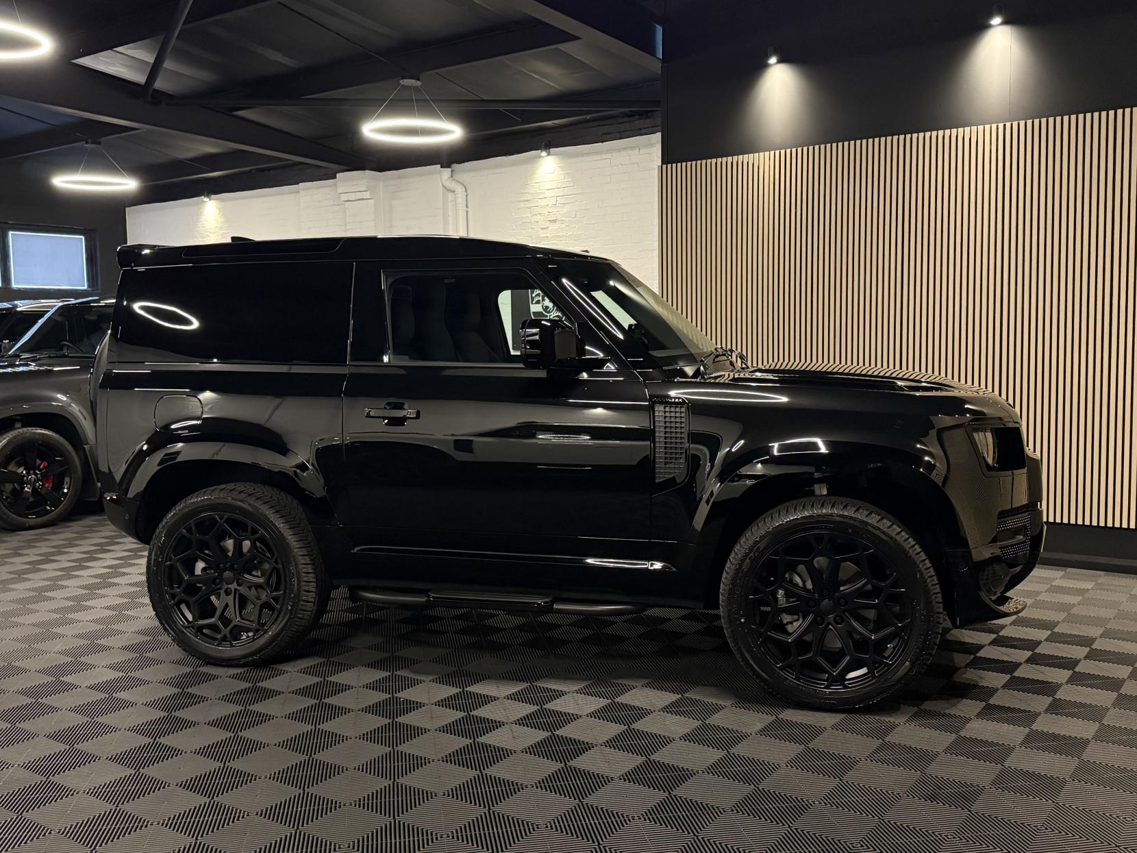 Land Rover Defender 90 3.0 D250 MHEV S Hard Top SUV 3dr Diesel Auto 4WD SWB Euro 6 (s/s) (249 ps)