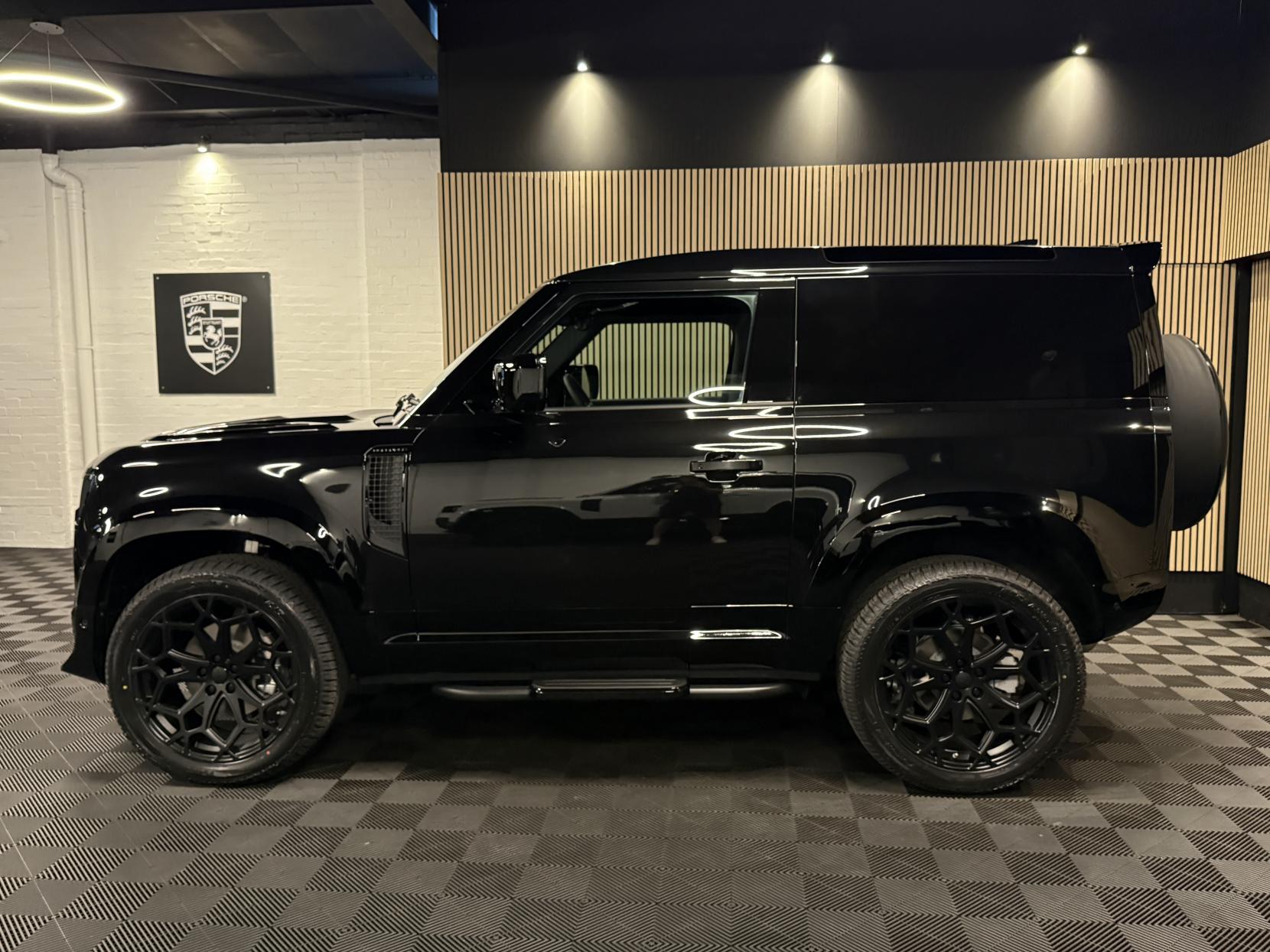 Land Rover Defender 90 3.0 D250 MHEV S Hard Top SUV 3dr Diesel Auto 4WD SWB Euro 6 (s/s) (249 ps)