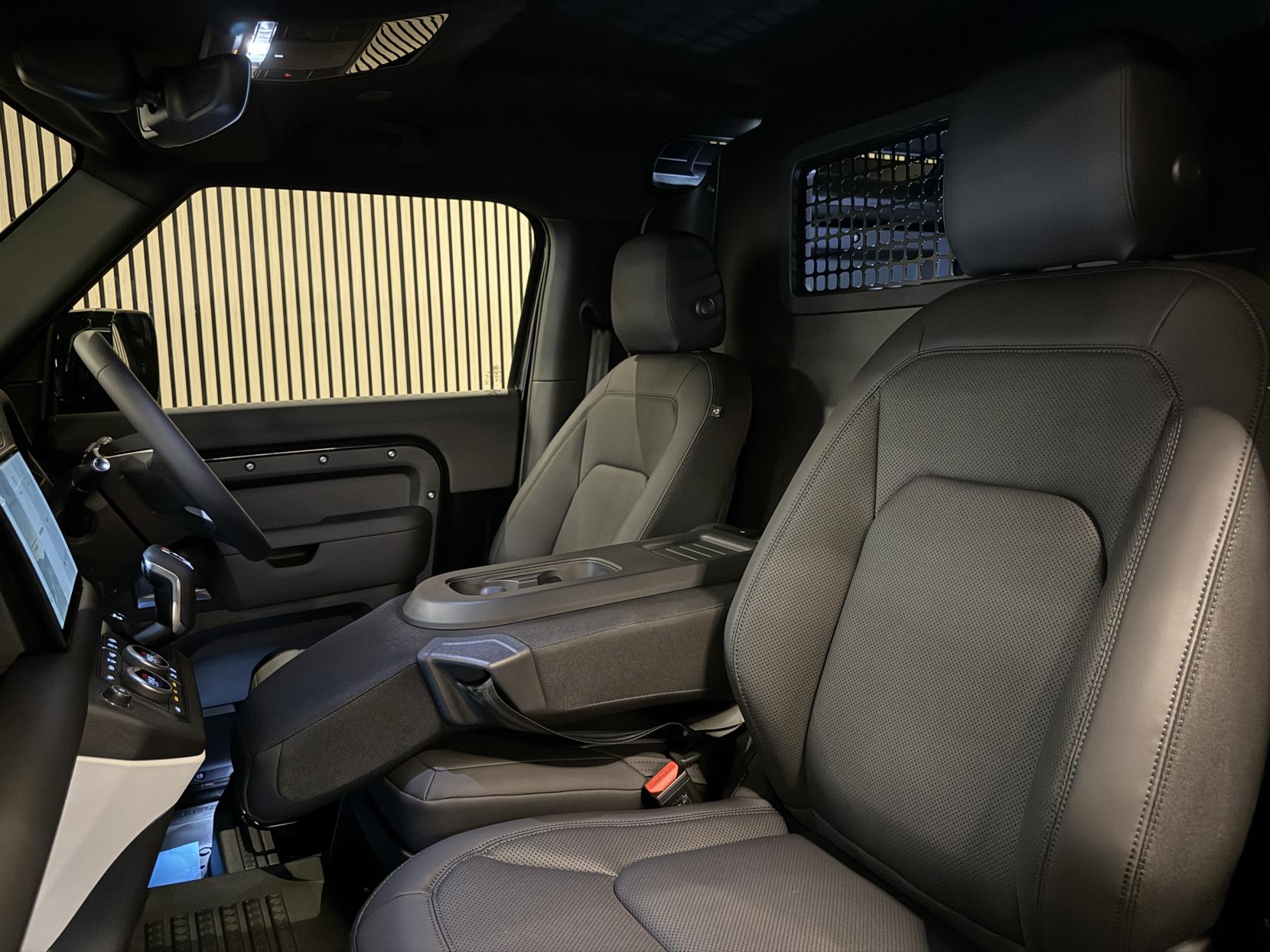 Land Rover Defender 90 3.0 D250 MHEV S Hard Top SUV 3dr Diesel Auto 4WD SWB Euro 6 (s/s) (249 ps)