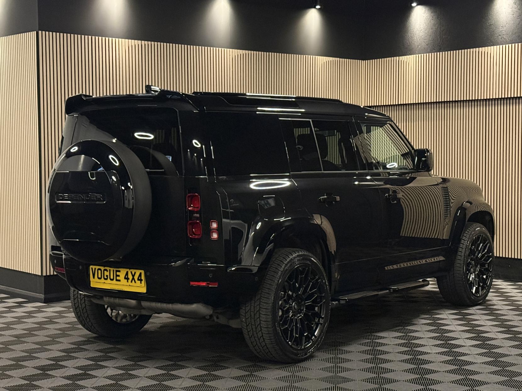 Land Rover Defender 110 3.0 D250 MHEV HSE Hard Top SUV 5dr Diesel Auto 4WD MWB Euro 6 (s/s) (250 ps)