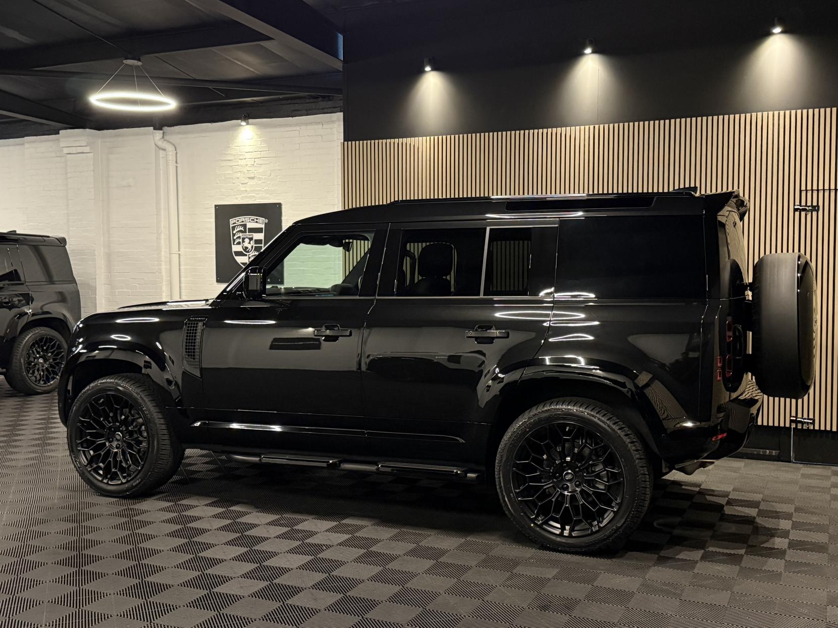 Land Rover Defender 110 3.0 D250 MHEV HSE Hard Top SUV 5dr Diesel Auto 4WD MWB Euro 6 (s/s) (250 ps)