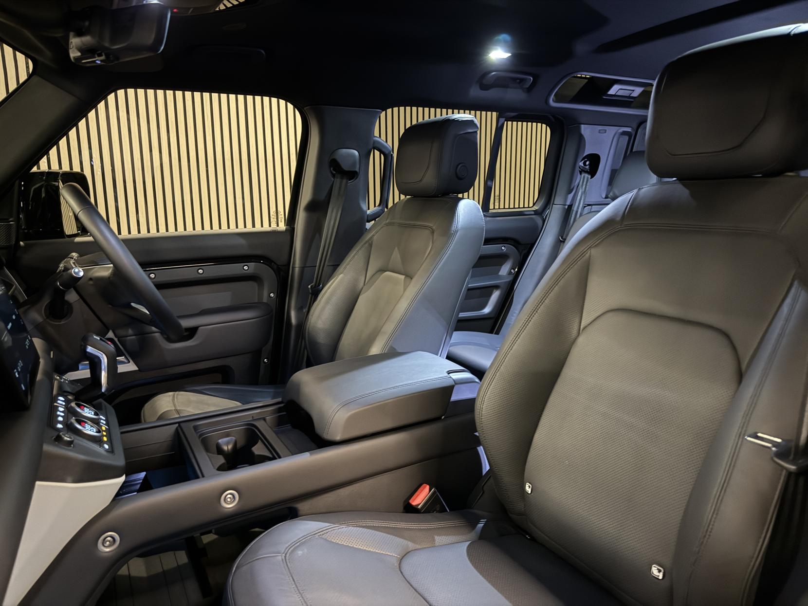 Land Rover Defender 110 3.0 D250 MHEV HSE Hard Top SUV 5dr Diesel Auto 4WD MWB Euro 6 (s/s) (250 ps)