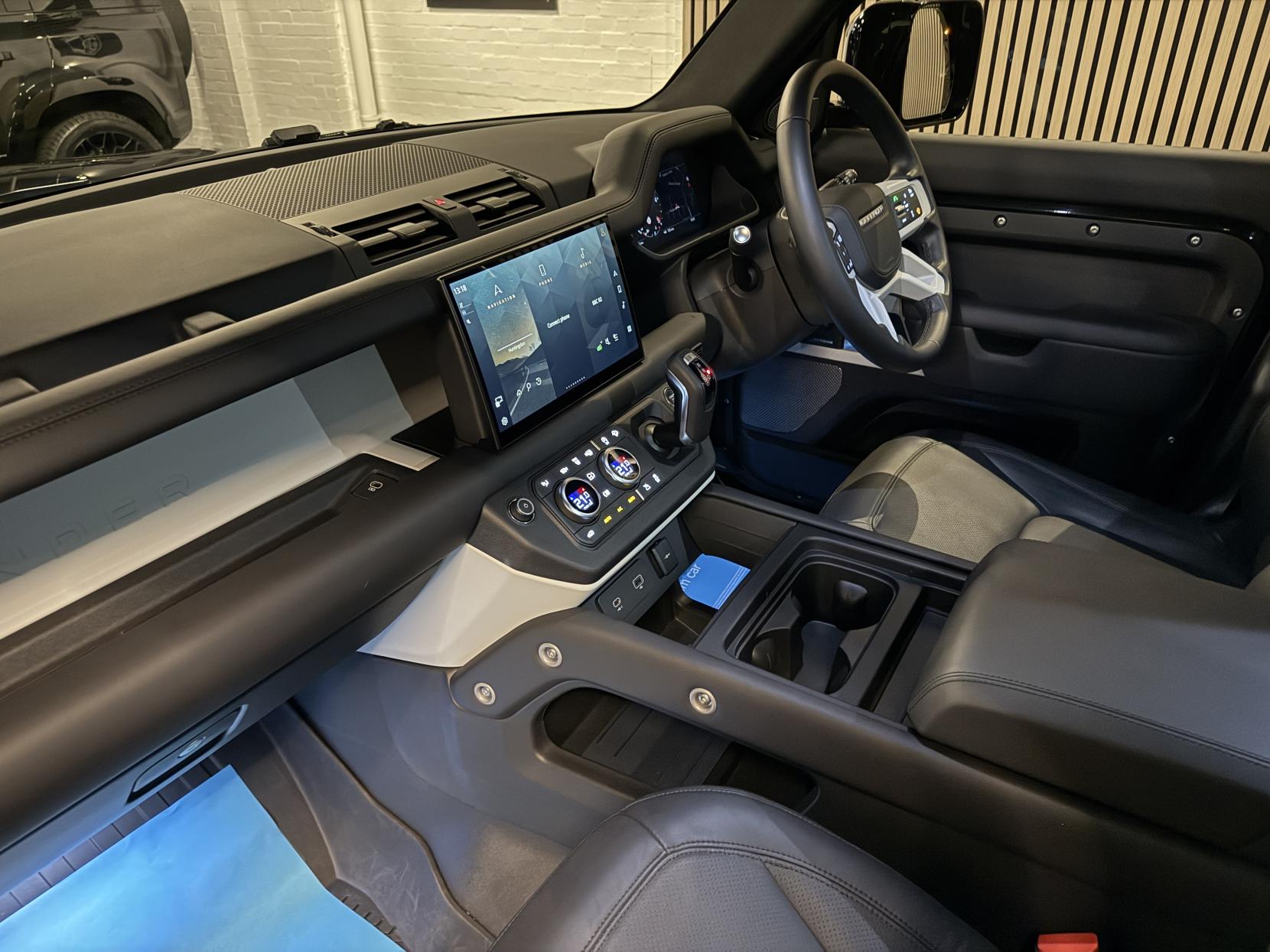 Land Rover Defender 110 3.0 D250 MHEV HSE Hard Top SUV 5dr Diesel Auto 4WD MWB Euro 6 (s/s) (250 ps)