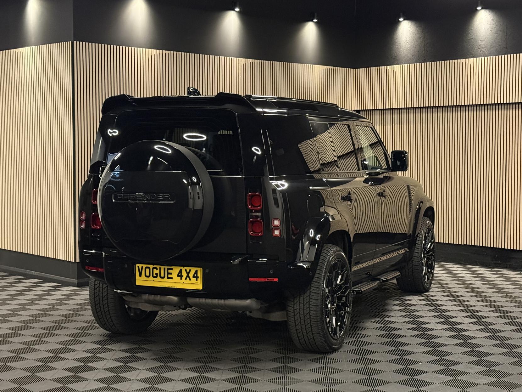Land Rover Defender 110 3.0 D250 MHEV HSE Hard Top SUV 5dr Diesel Auto 4WD MWB Euro 6 (s/s) (250 ps)