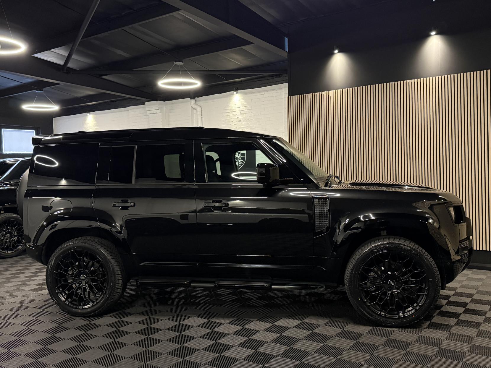 Land Rover Defender 110 3.0 D250 MHEV HSE Hard Top SUV 5dr Diesel Auto 4WD MWB Euro 6 (s/s) (250 ps)