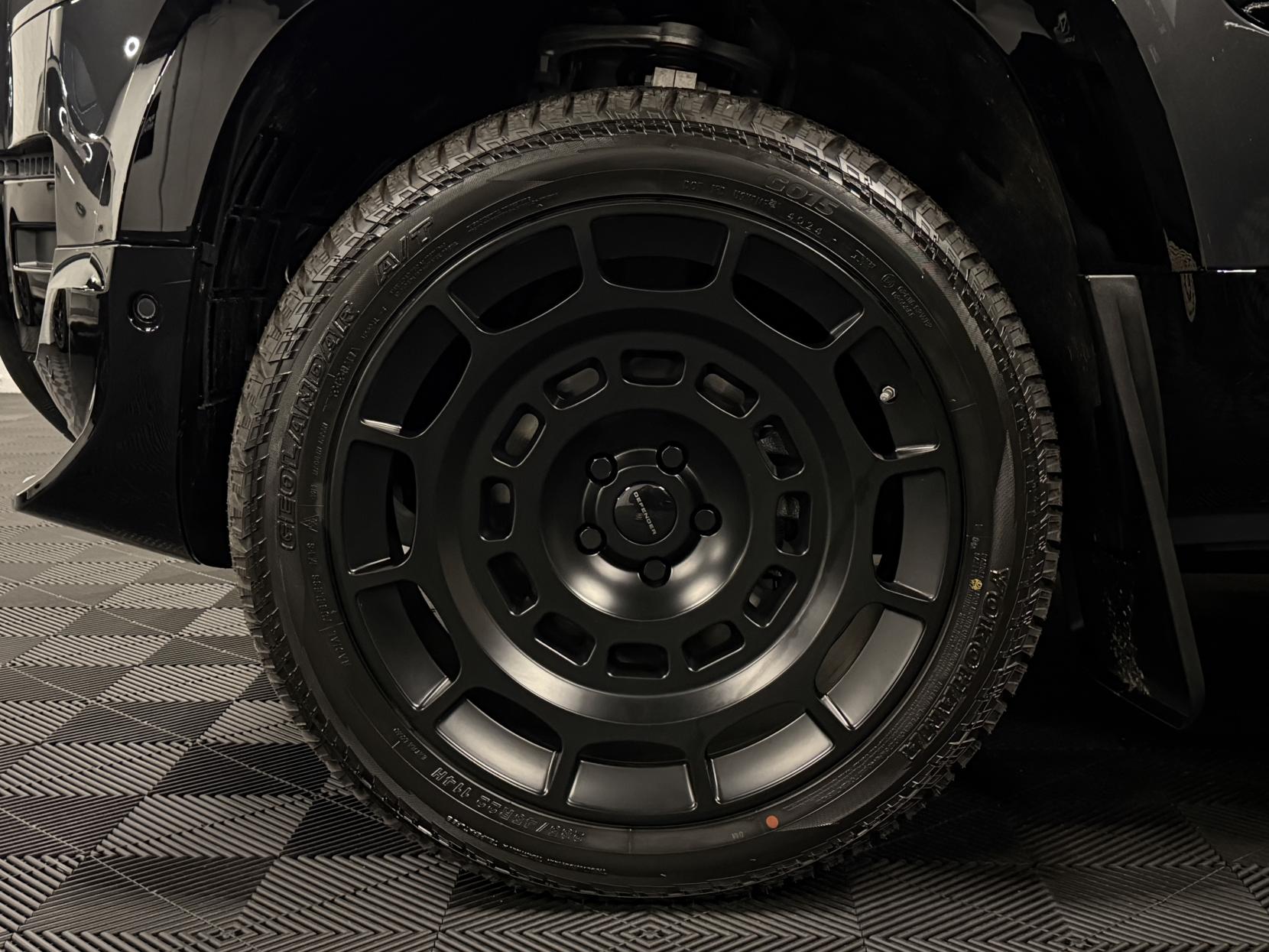 Land Rover Defender 90 3.0 D250 MHEV X-Dynamic SE Hard Top SUV 3dr Diesel Auto 4WD SWB Euro 6 (s/s) (249 ps)