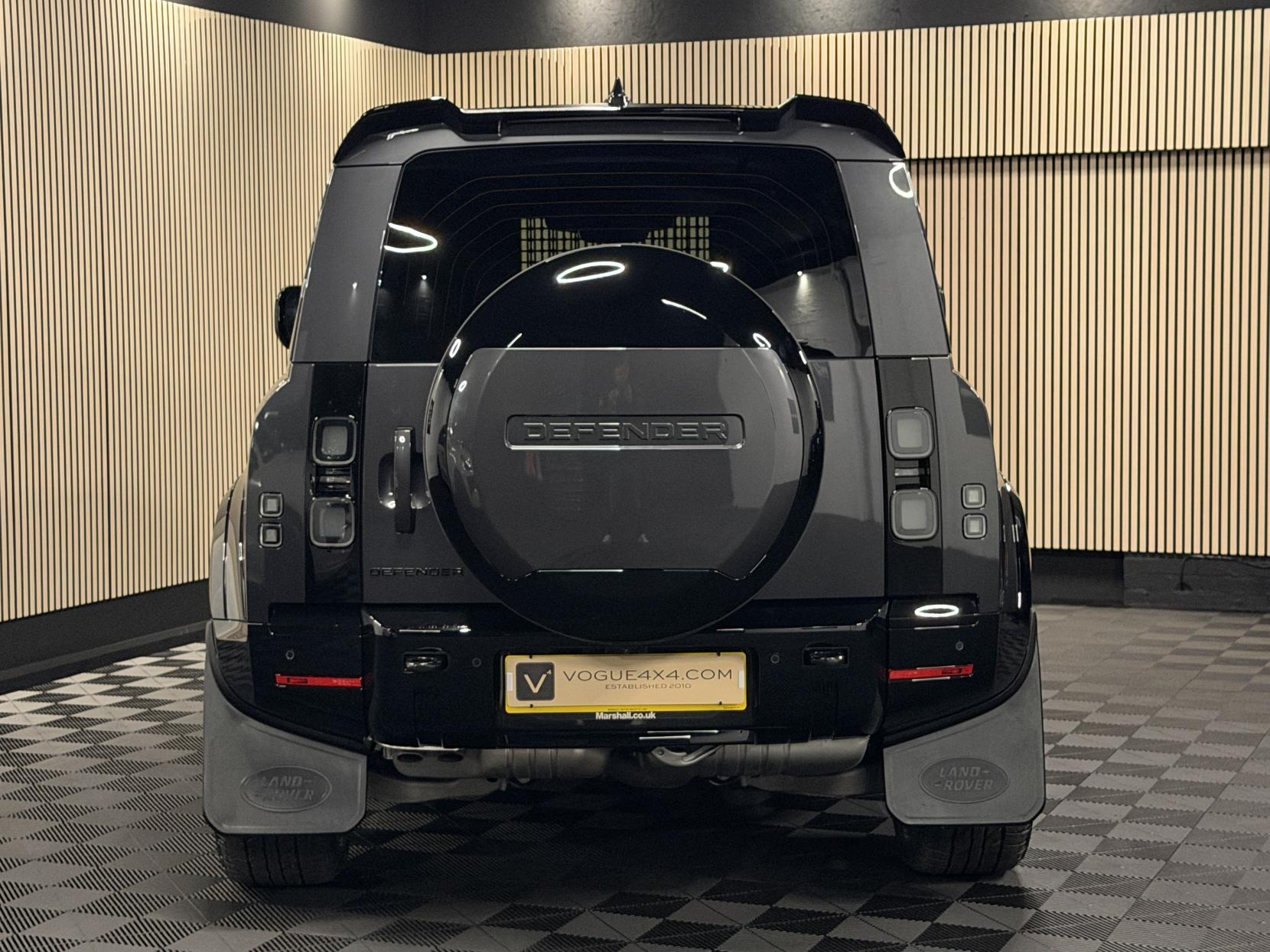 Land Rover Defender 90 3.0 D250 MHEV X-Dynamic SE Hard Top SUV 3dr Diesel Auto 4WD SWB Euro 6 (s/s) (249 ps)