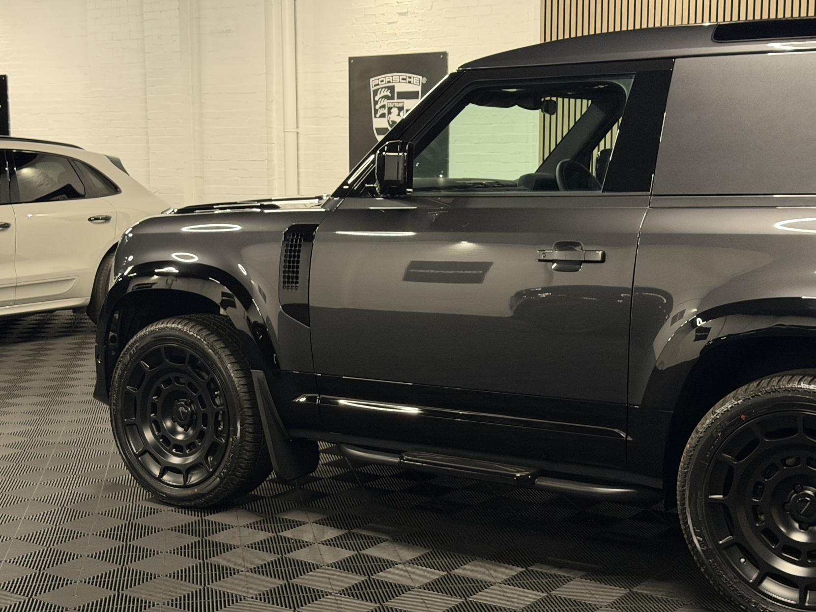 Land Rover Defender 90 3.0 D250 MHEV X-Dynamic SE Hard Top SUV 3dr Diesel Auto 4WD SWB Euro 6 (s/s) (249 ps)