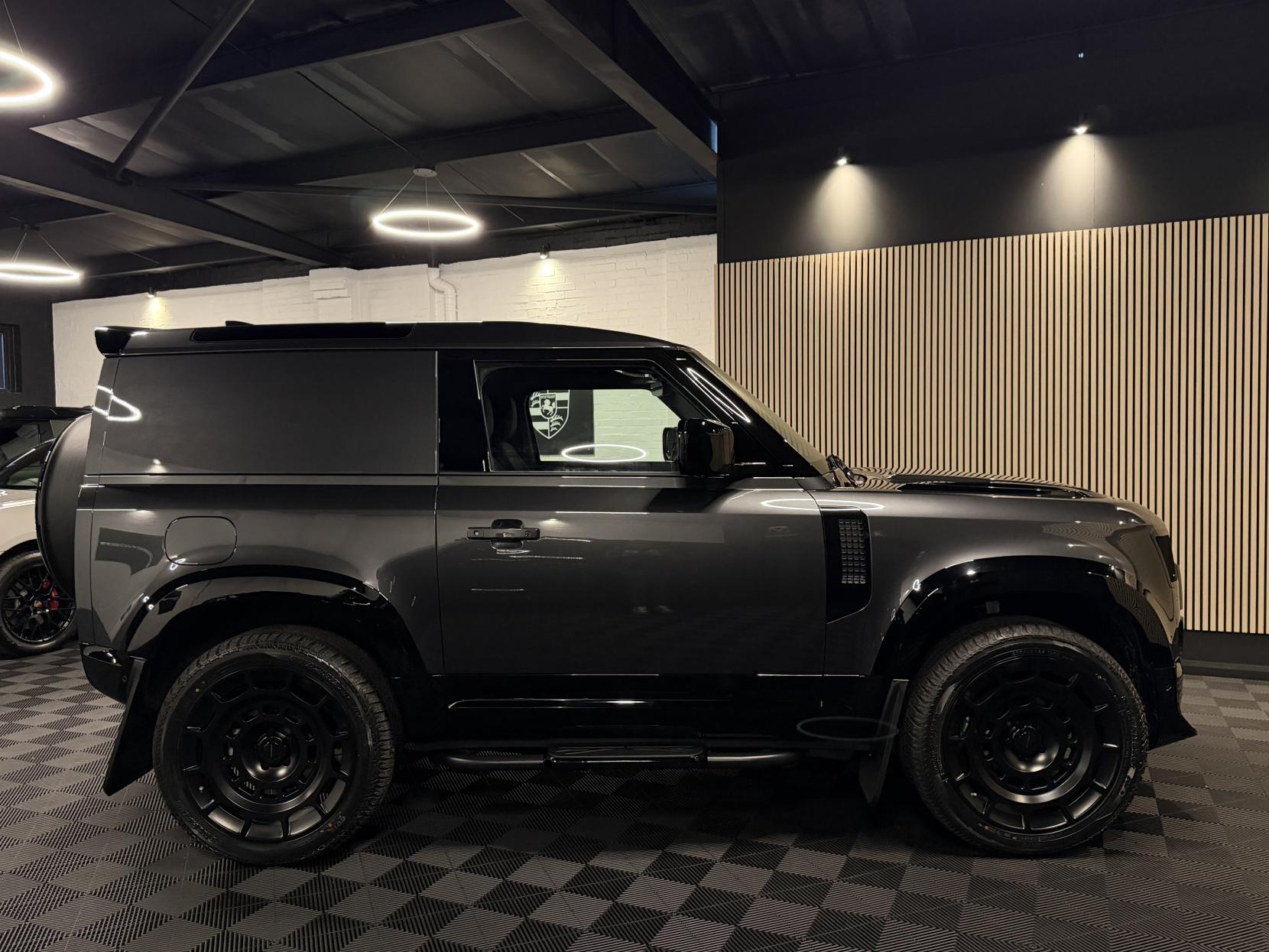 Land Rover Defender 90 3.0 D250 MHEV X-Dynamic SE Hard Top SUV 3dr Diesel Auto 4WD SWB Euro 6 (s/s) (249 ps)