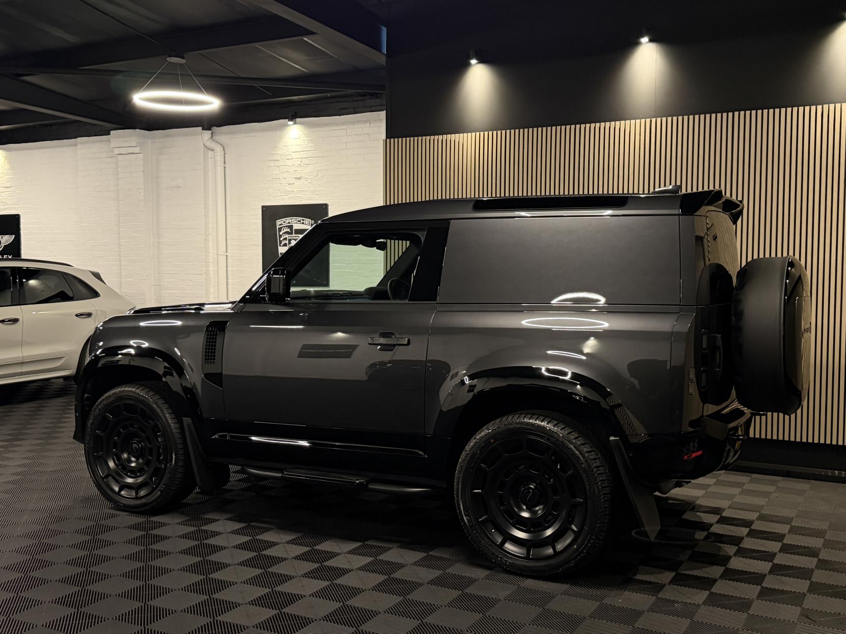 Land Rover Defender 90 3.0 D250 MHEV X-Dynamic SE Hard Top SUV 3dr Diesel Auto 4WD SWB Euro 6 (s/s) (249 ps)