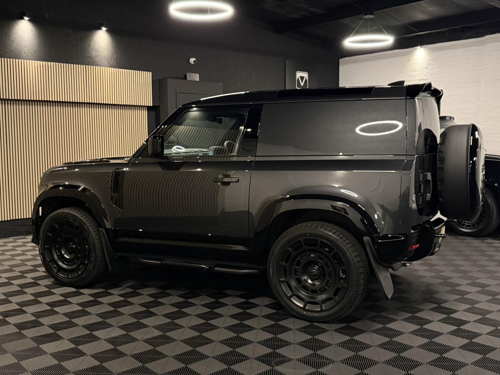 Land Rover Defender 90 3.0 D250 MHEV X-Dynamic SE Hard Top SUV 3dr Diesel Auto 4WD SWB Euro 6 (s/s) (249 ps)