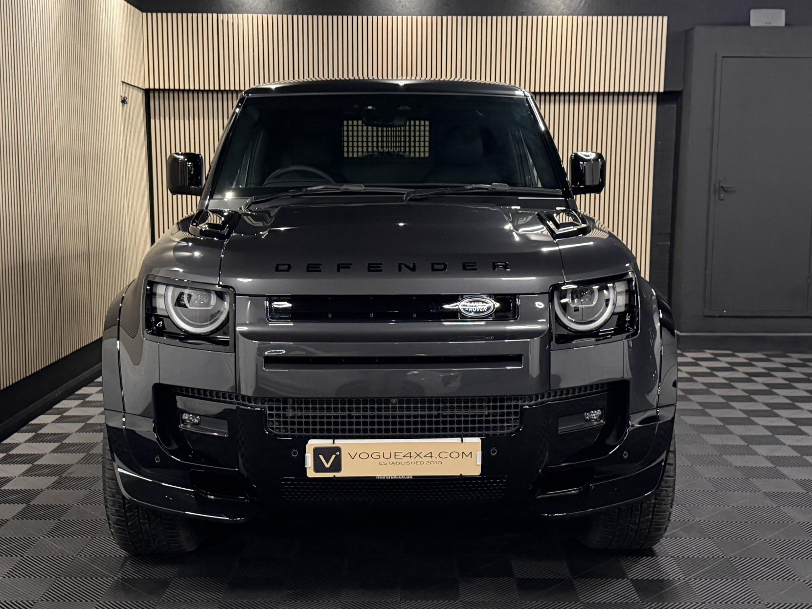 Land Rover Defender 90 3.0 D250 MHEV X-Dynamic SE Hard Top SUV 3dr Diesel Auto 4WD SWB Euro 6 (s/s) (249 ps)