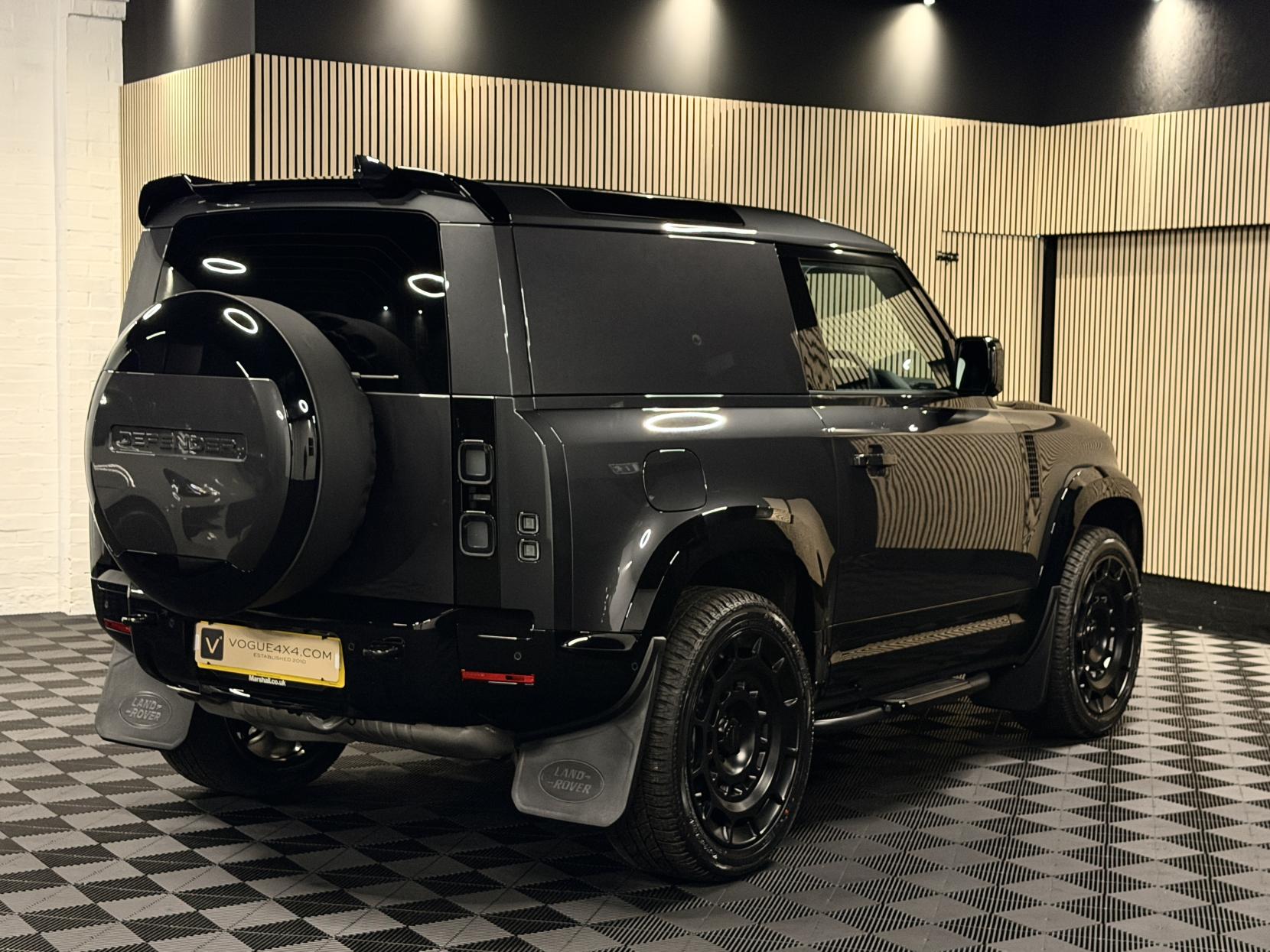 Land Rover Defender 90 3.0 D250 MHEV X-Dynamic SE Hard Top SUV 3dr Diesel Auto 4WD SWB Euro 6 (s/s) (249 ps)