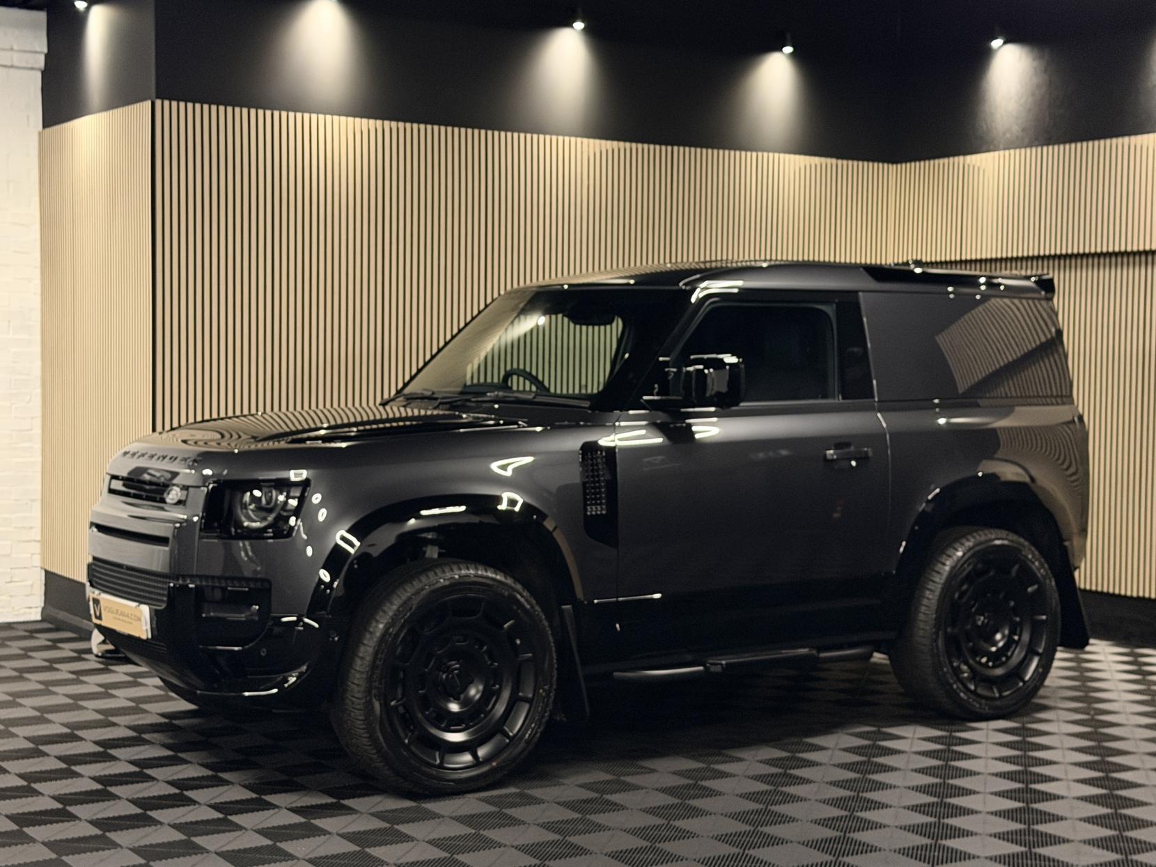 Land Rover Defender 90 3.0 D250 MHEV X-Dynamic SE Hard Top SUV 3dr Diesel Auto 4WD SWB Euro 6 (s/s) (249 ps)