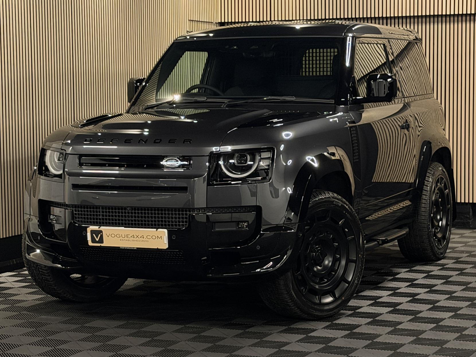 Land Rover Defender 90 3.0 D250 MHEV X-Dynamic SE Hard Top SUV 3dr Diesel Auto 4WD SWB Euro 6 (s/s) (249 ps)