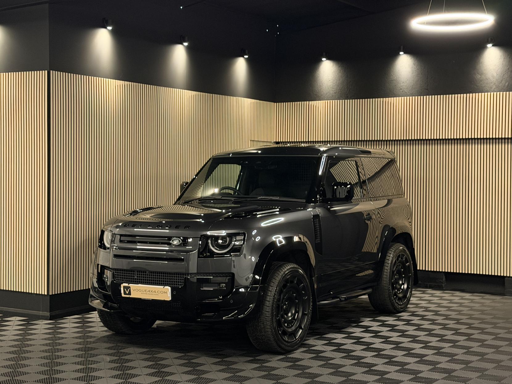 Land Rover Defender 90 3.0 D250 MHEV X-Dynamic SE Hard Top SUV 3dr Diesel Auto 4WD SWB Euro 6 (s/s) (249 ps)