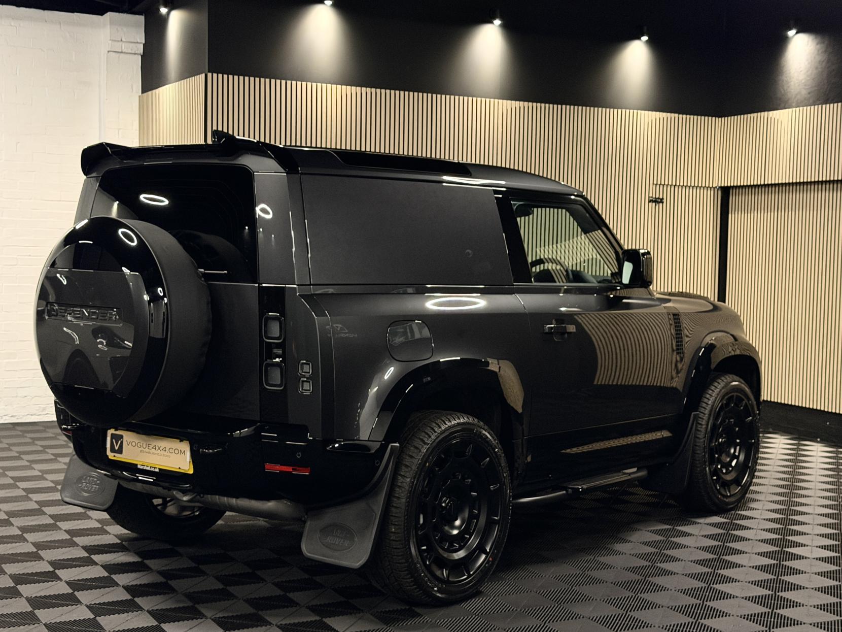 Land Rover Defender 90 3.0 D250 MHEV X-Dynamic SE Hard Top SUV 3dr Diesel Auto 4WD SWB Euro 6 (s/s) (249 ps)