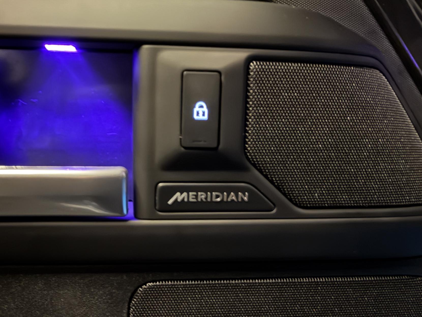 Land Rover Defender 90 3.0 D250 MHEV X-Dynamic SE Hard Top SUV 3dr Diesel Auto 4WD SWB Euro 6 (s/s) (249 ps)