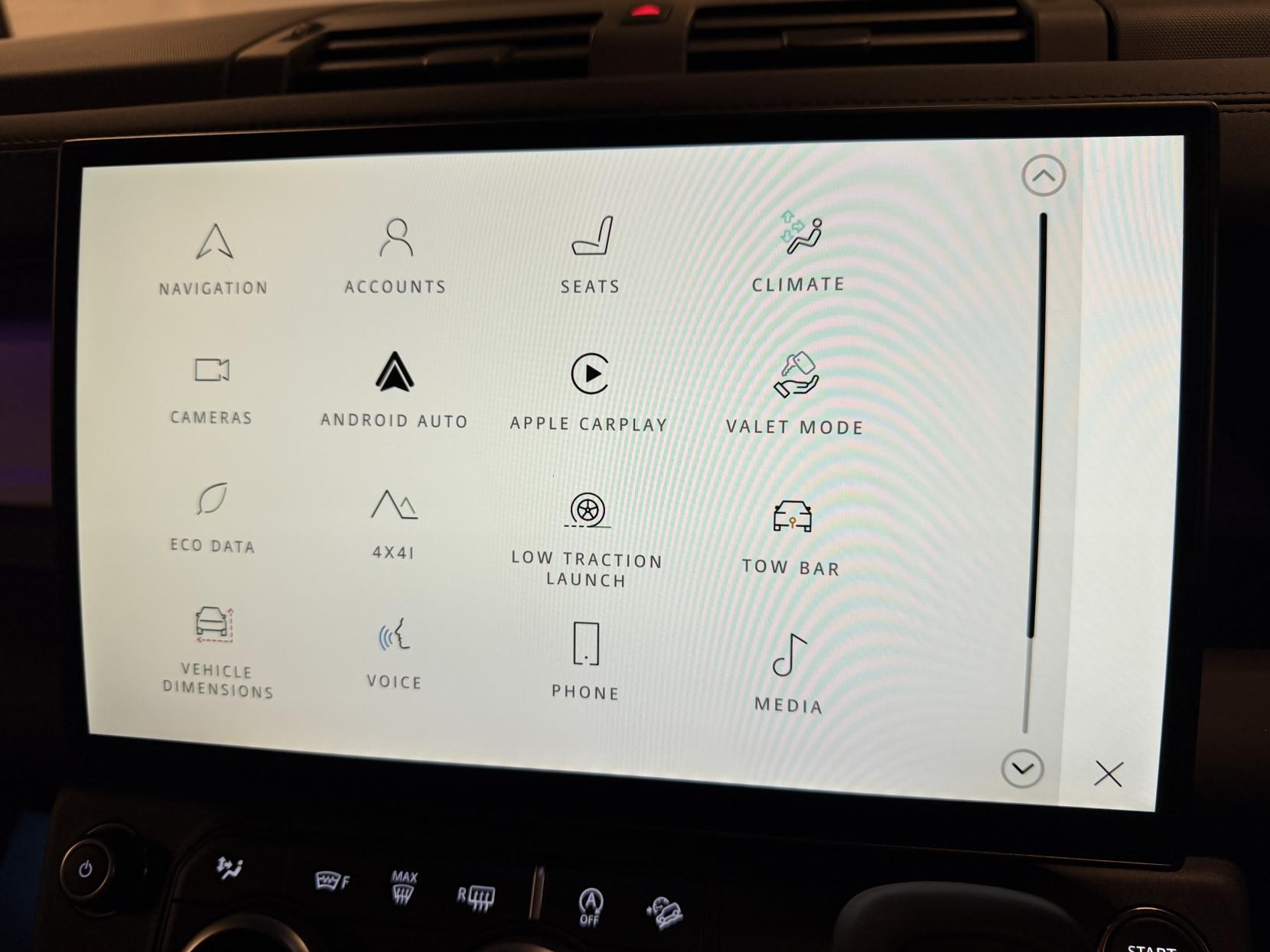Land Rover Defender 90 3.0 D250 MHEV X-Dynamic SE Hard Top SUV 3dr Diesel Auto 4WD SWB Euro 6 (s/s) (249 ps)