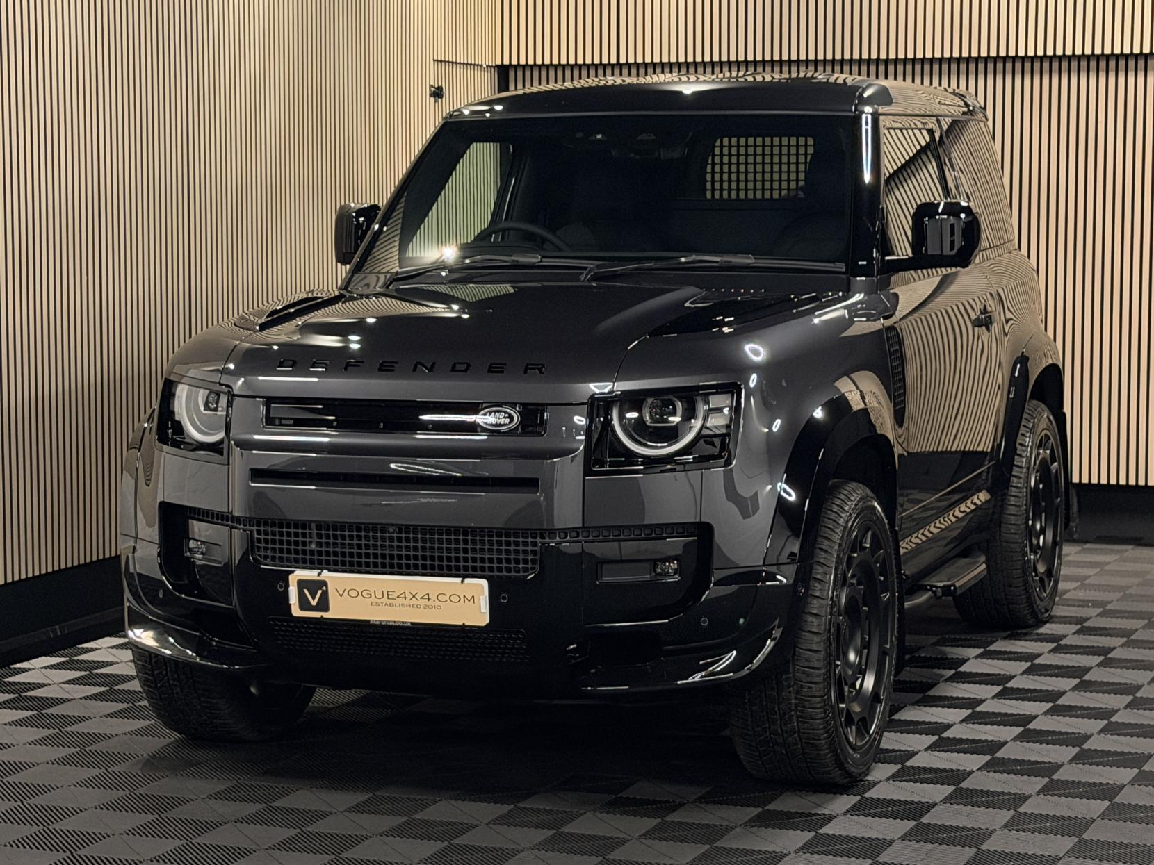 Land Rover Defender 90 3.0 D250 MHEV X-Dynamic SE Hard Top SUV 3dr Diesel Auto 4WD SWB Euro 6 (s/s) (249 ps)