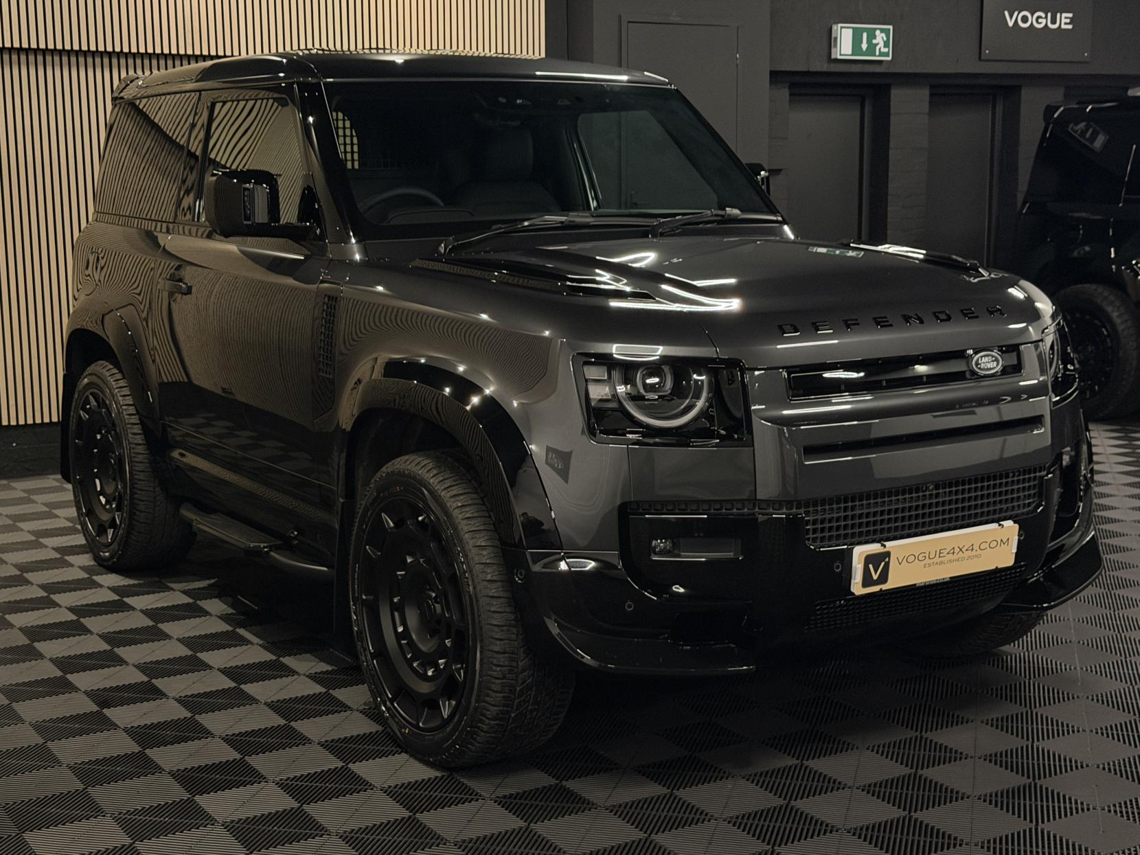 Land Rover Defender 90 3.0 D250 MHEV X-Dynamic SE Hard Top SUV 3dr Diesel Auto 4WD SWB Euro 6 (s/s) (249 ps)